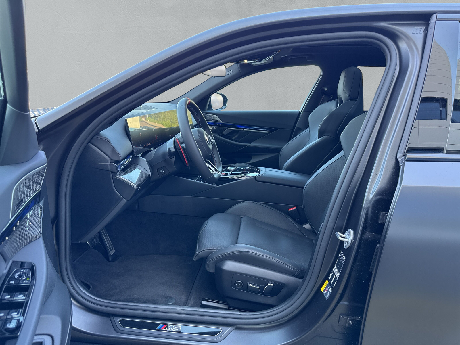 BMW M5 xDrive - 11