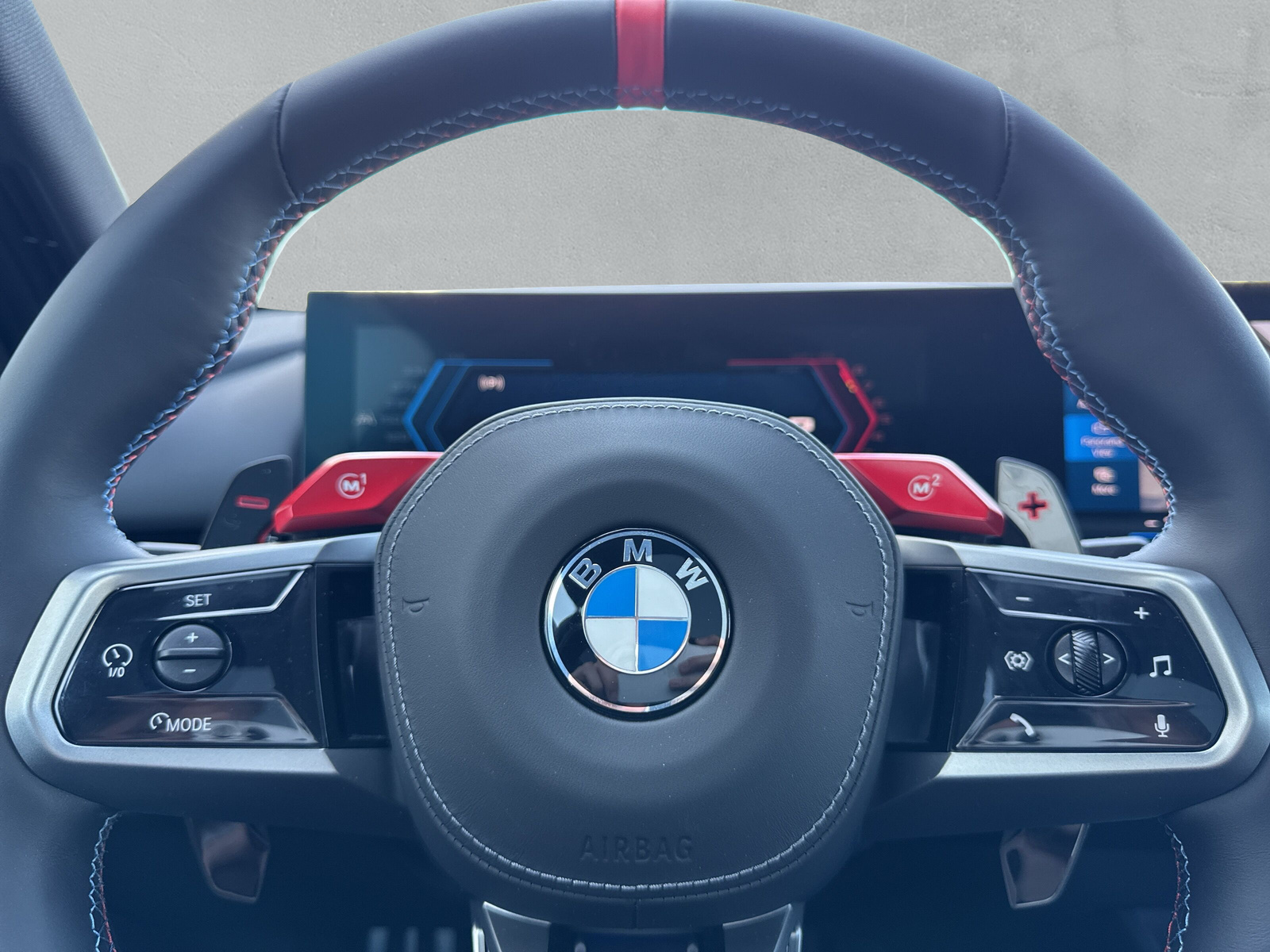 BMW M5 xDrive - 19
