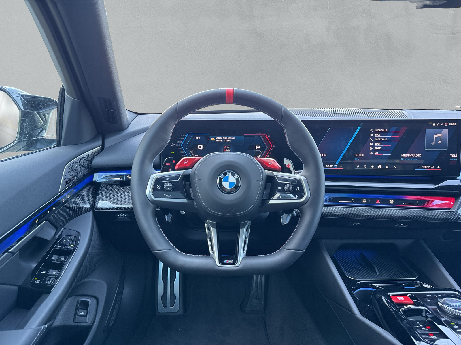 BMW M5 xDrive - 16
