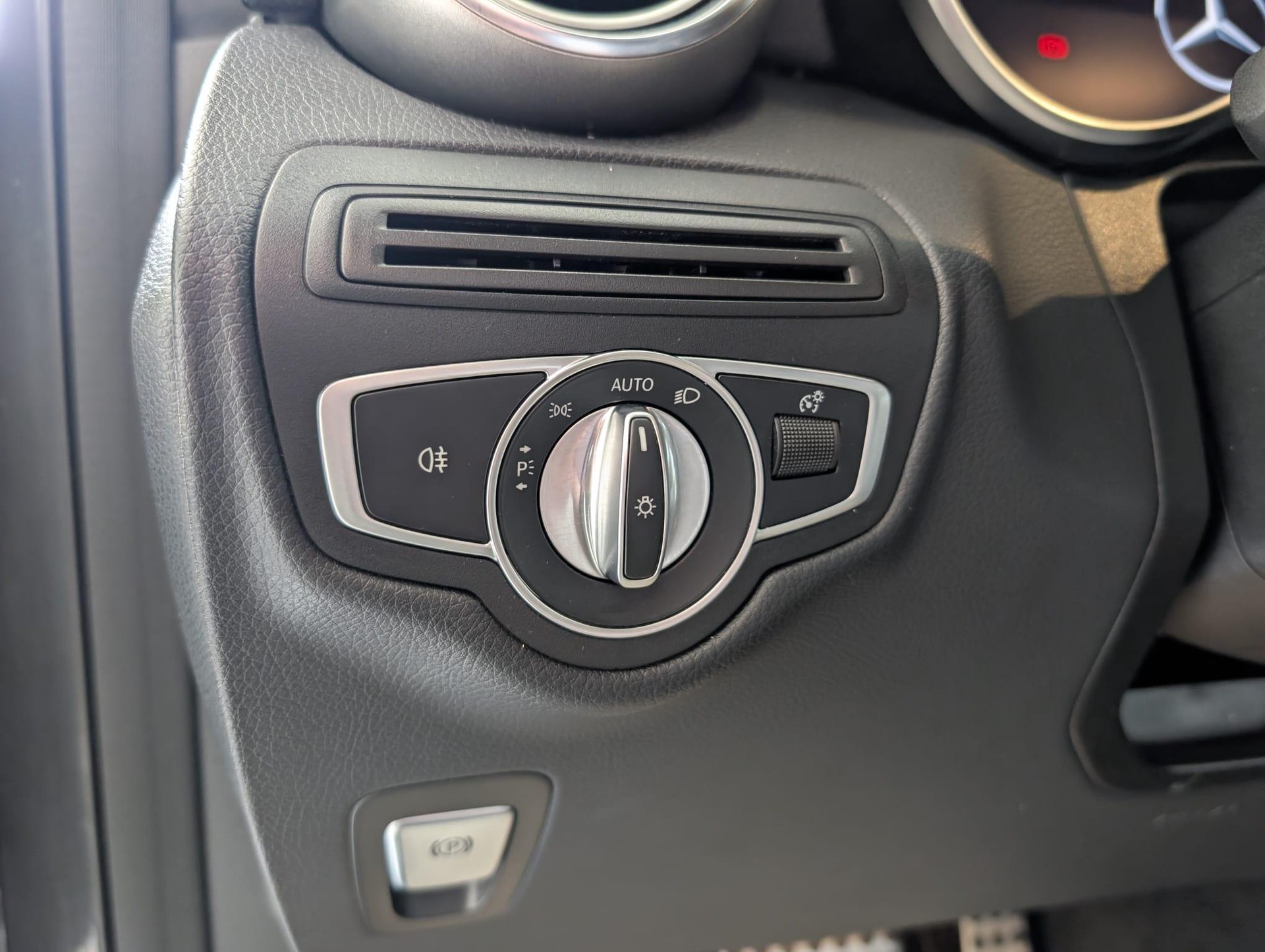 MERCEDES-BENZ GLC 200 AMG Line 4m - 10