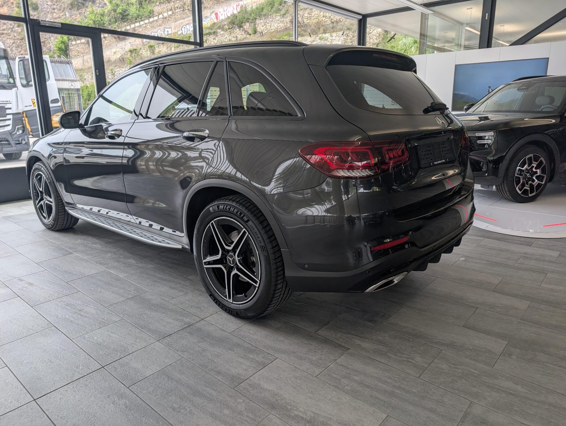 MERCEDES-BENZ GLC 200 AMG Line 4m - 3