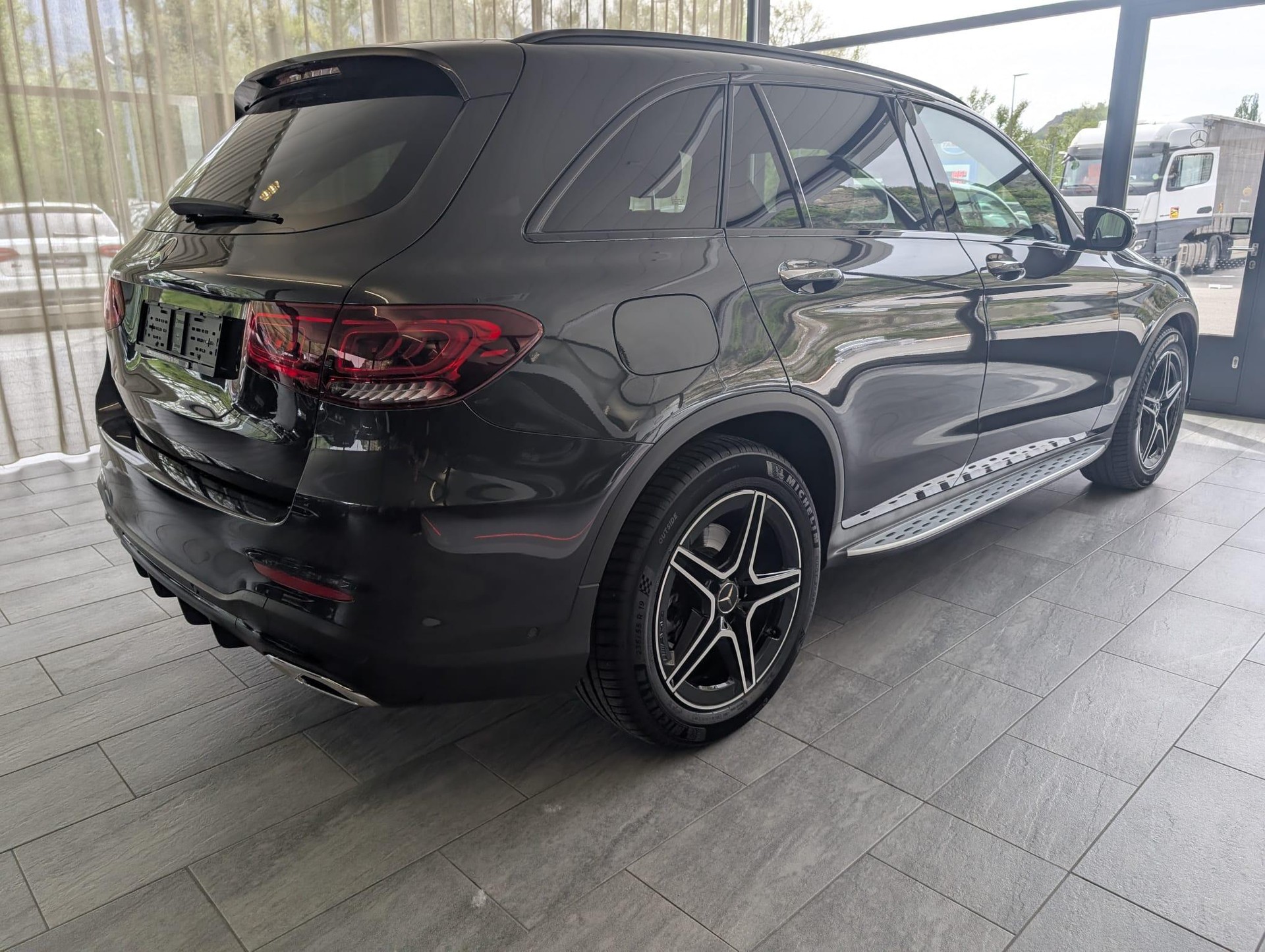 MERCEDES-BENZ GLC 200 AMG Line 4m - 4