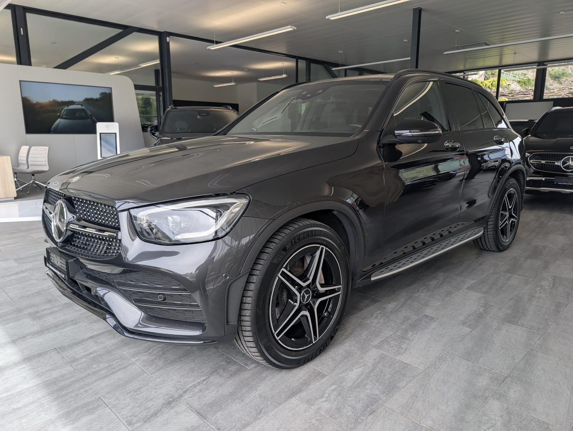MERCEDES-BENZ GLC 200 AMG Line 4m