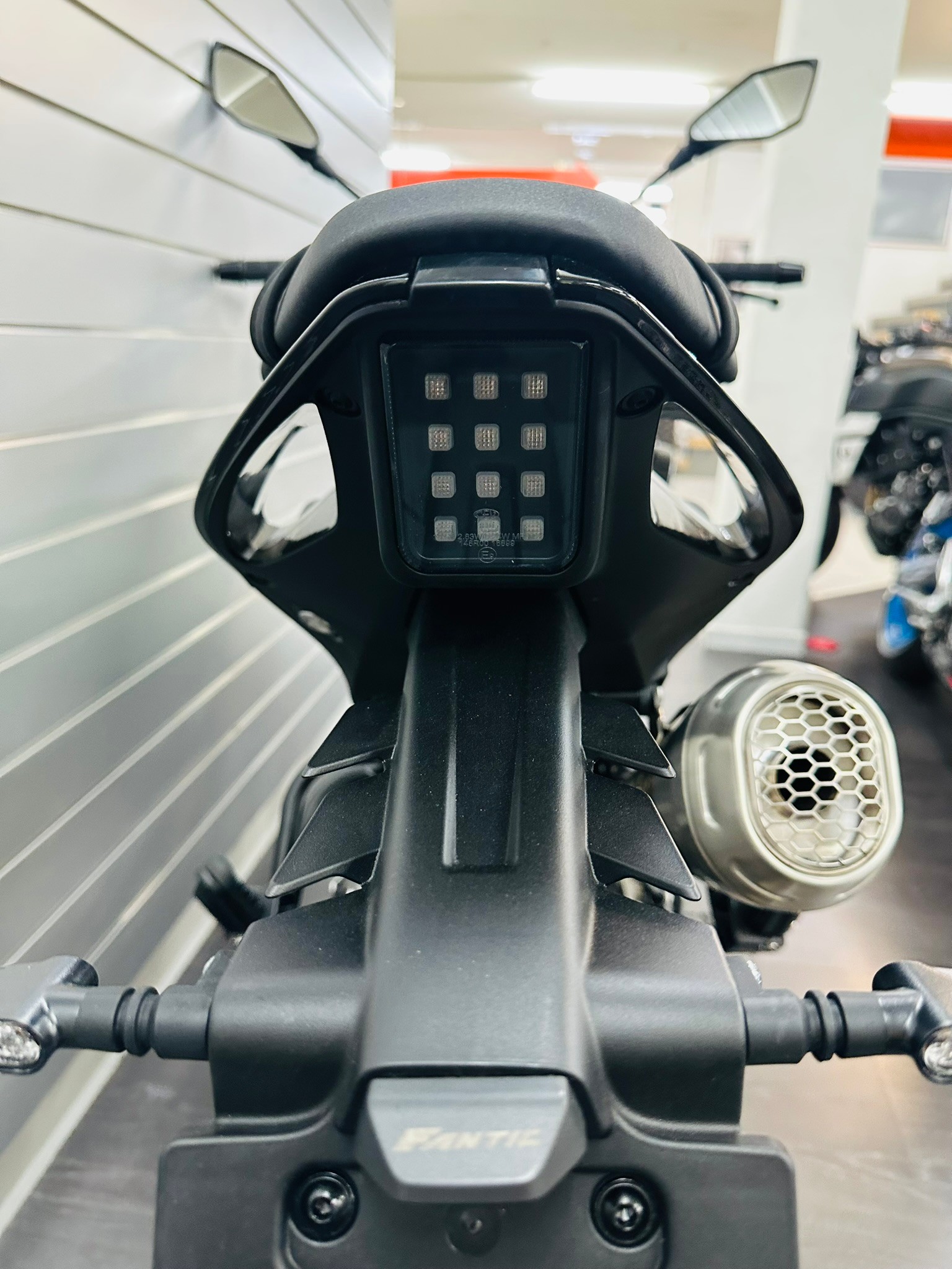 FANTIC STEALTH 500 - 11