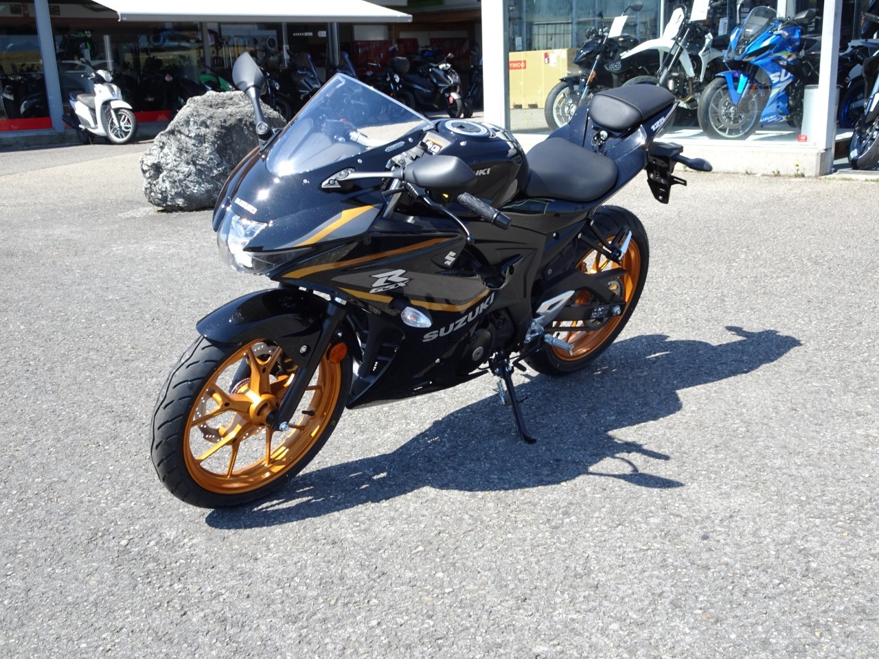SUZUKI GSX-R 125 - 4