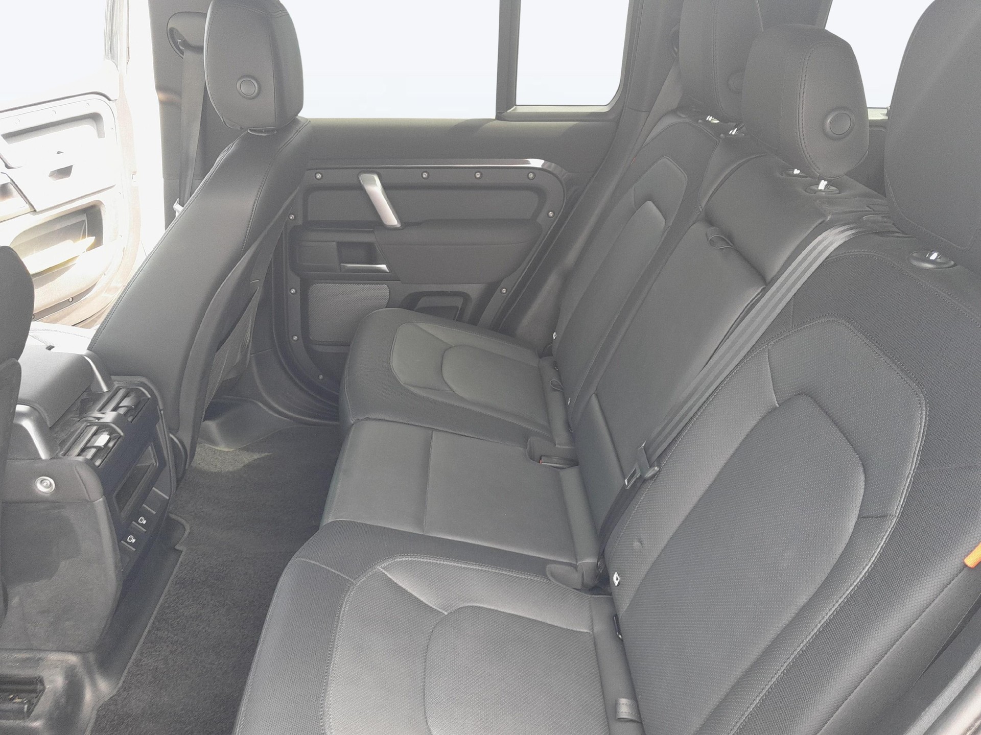 LAND ROVER Defender 110 3.0 D I6 250 X-Dynamic S - 14