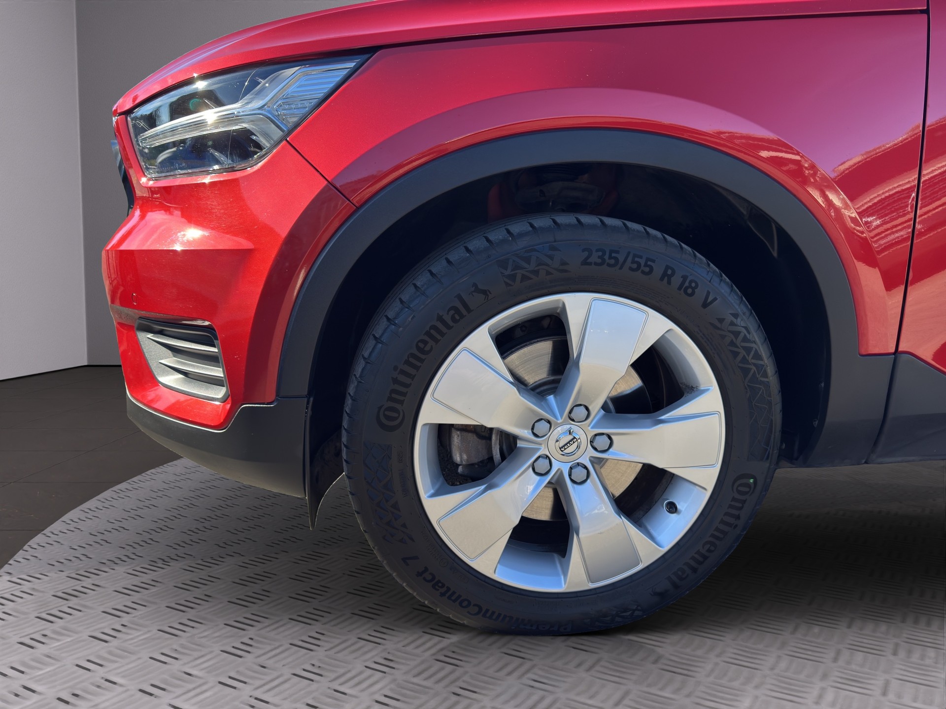 VOLVO XC40 D4 AWD Momentum Geartronic - 9