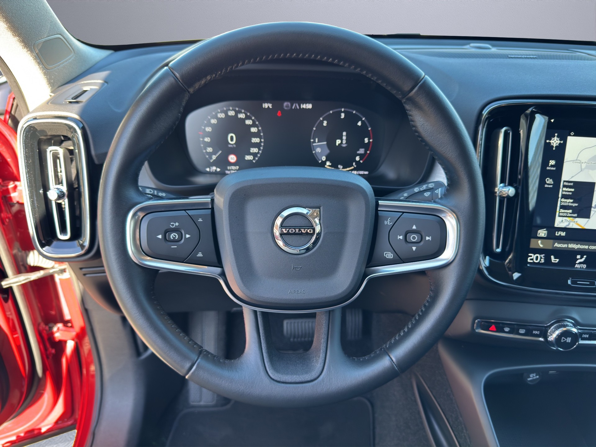 VOLVO XC40 D4 AWD Momentum Geartronic - 12