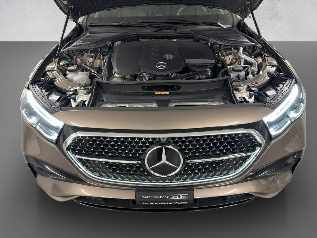 MERCEDES-BENZ E 300 de AMG Line 4Matic T-Modell - 9
