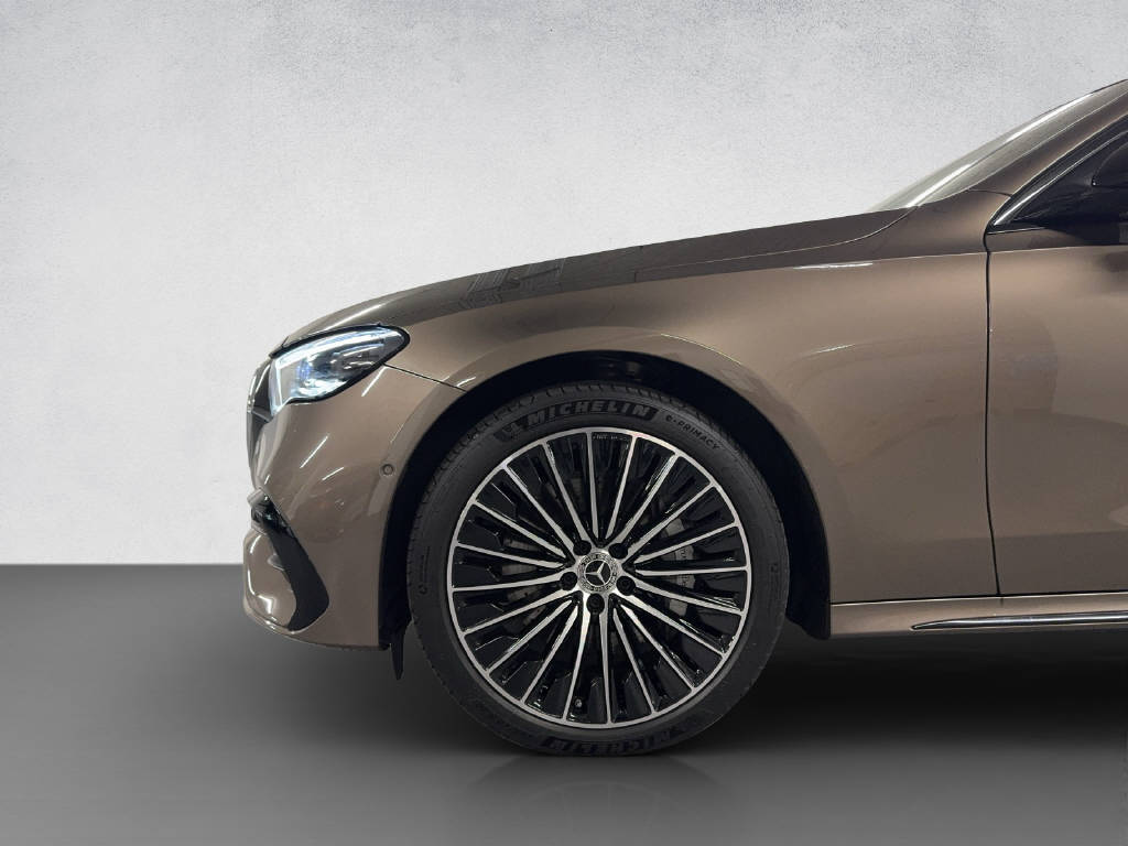 MERCEDES-BENZ E 300 de AMG Line 4Matic T-Modell - 7