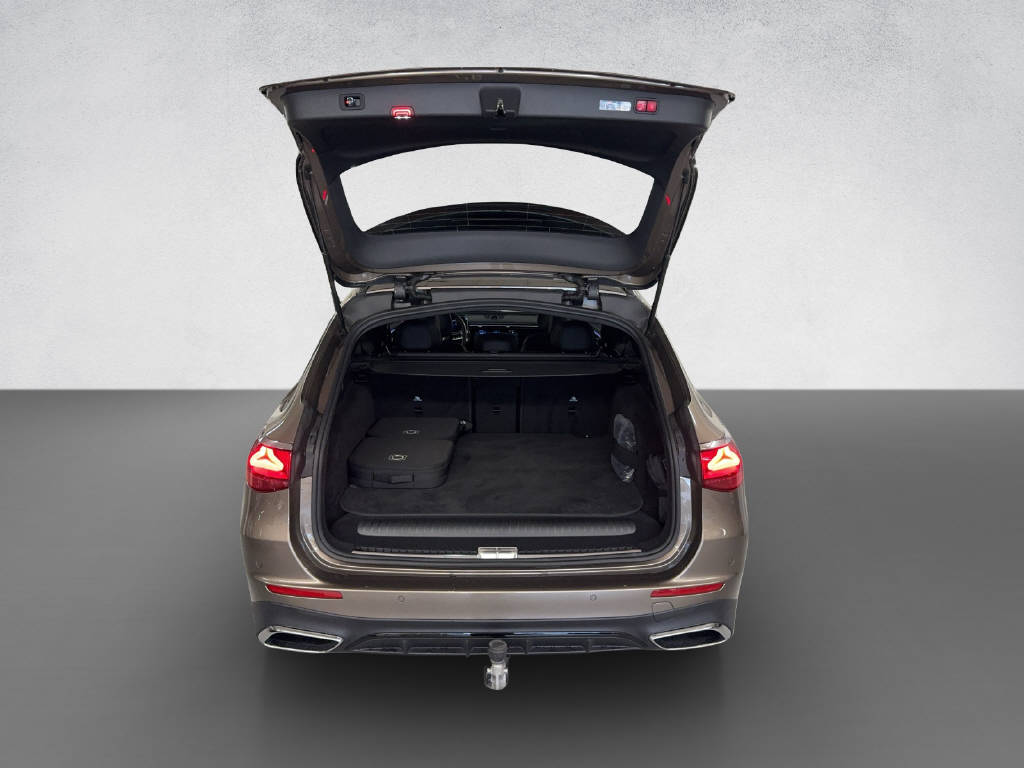 MERCEDES-BENZ E 300 de AMG Line 4Matic T-Modell - 8