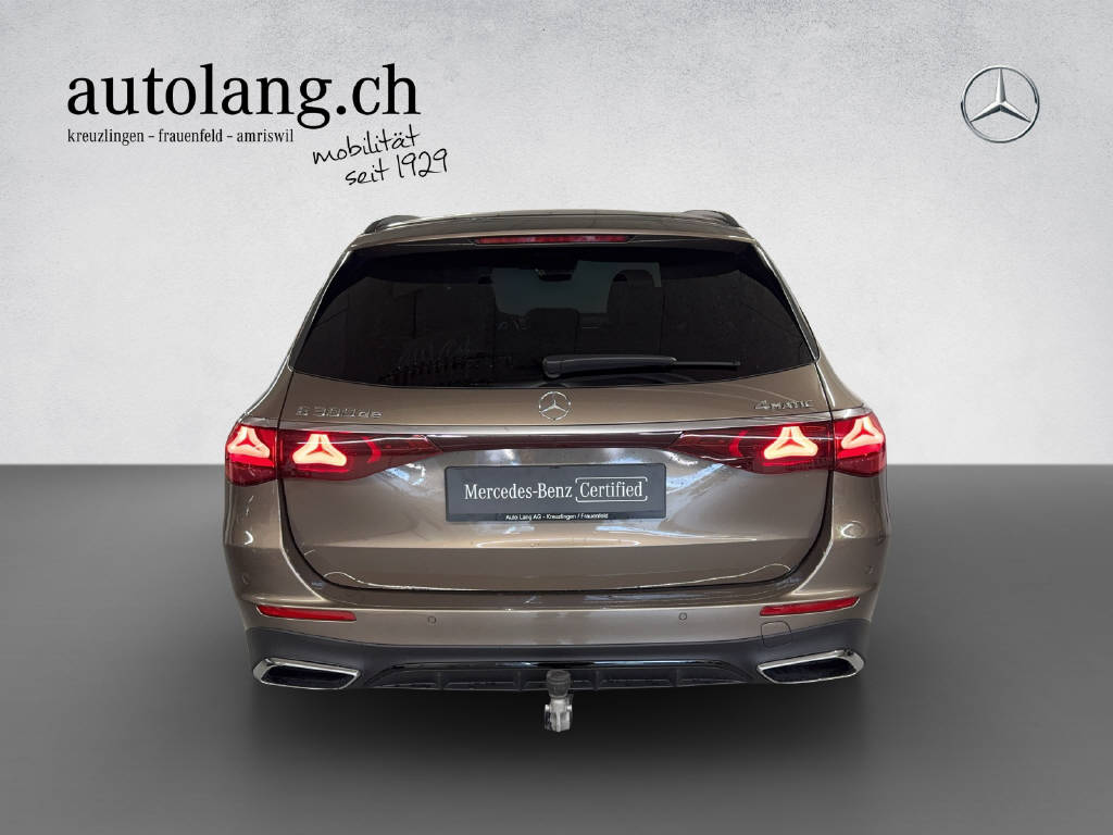 MERCEDES-BENZ E 300 de AMG Line 4Matic T-Modell - 16