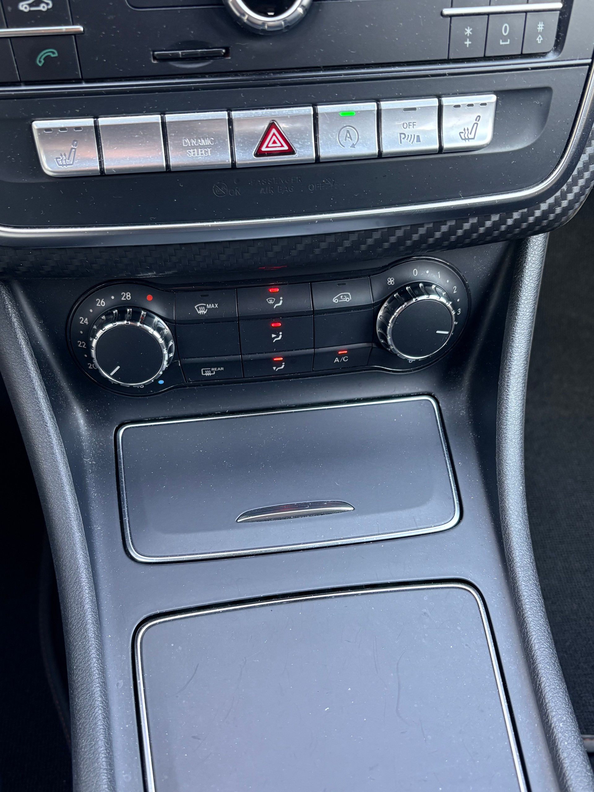 MERCEDES-BENZ A 180 AMG Line 7G-DCT - 12