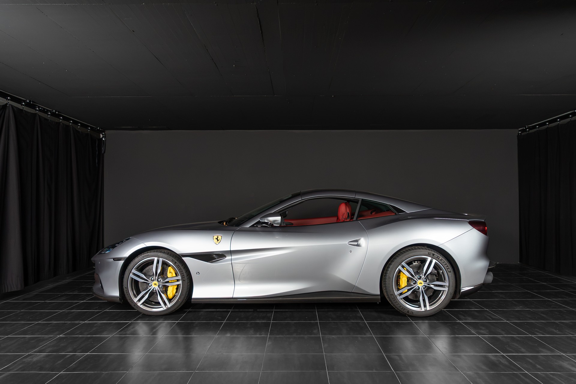 FERRARI Portofino M - 2