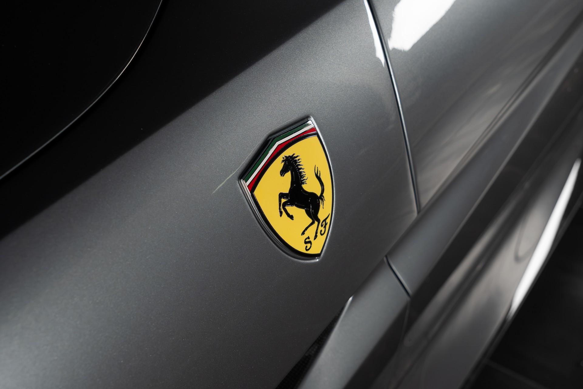 FERRARI Portofino M - 5