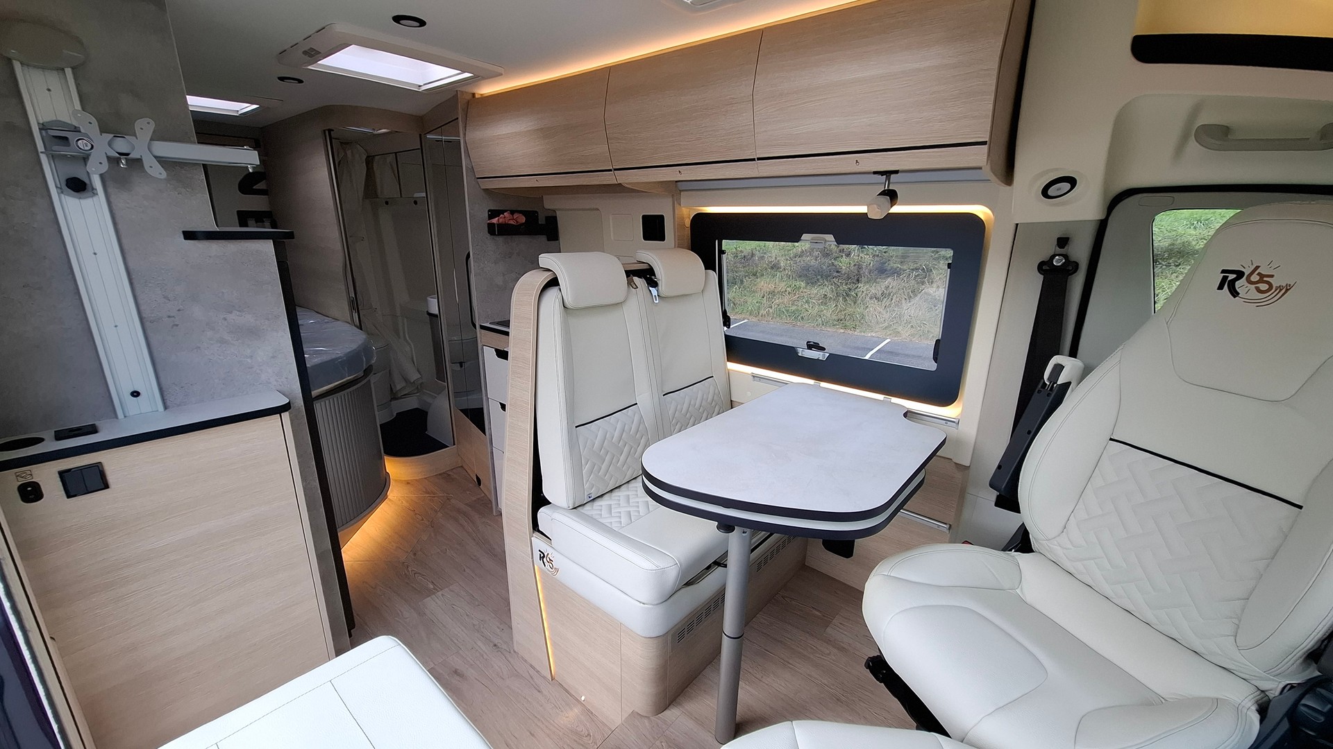 RAPIDO V62 65 ans - 5