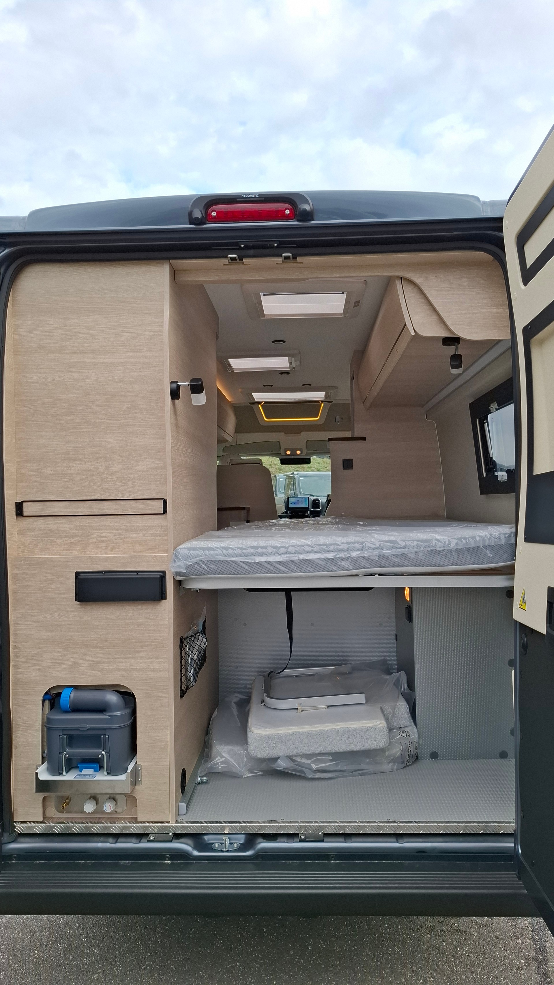 RAPIDO V62 65 ans - 10