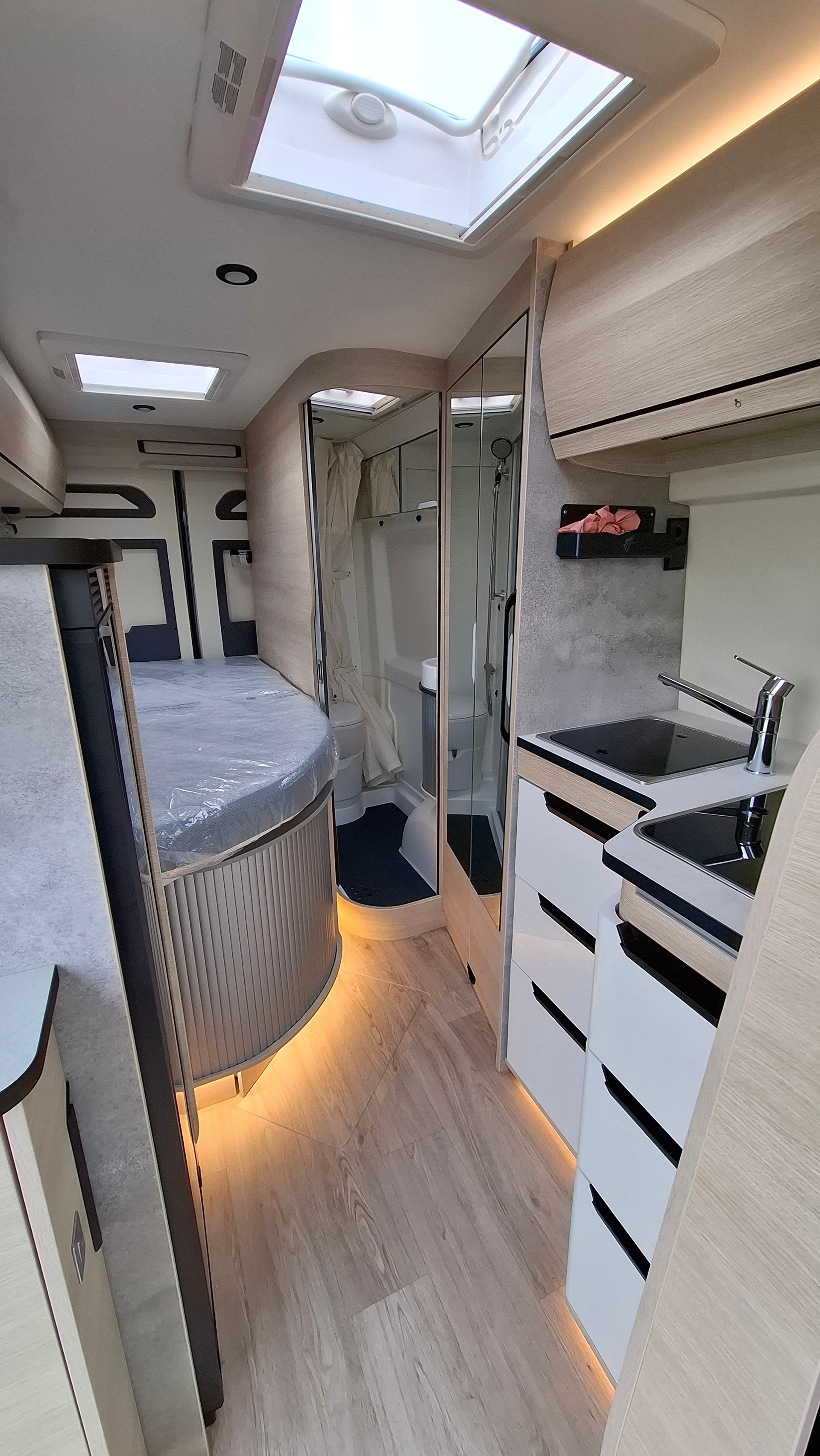 RAPIDO V62 65 ans - 7