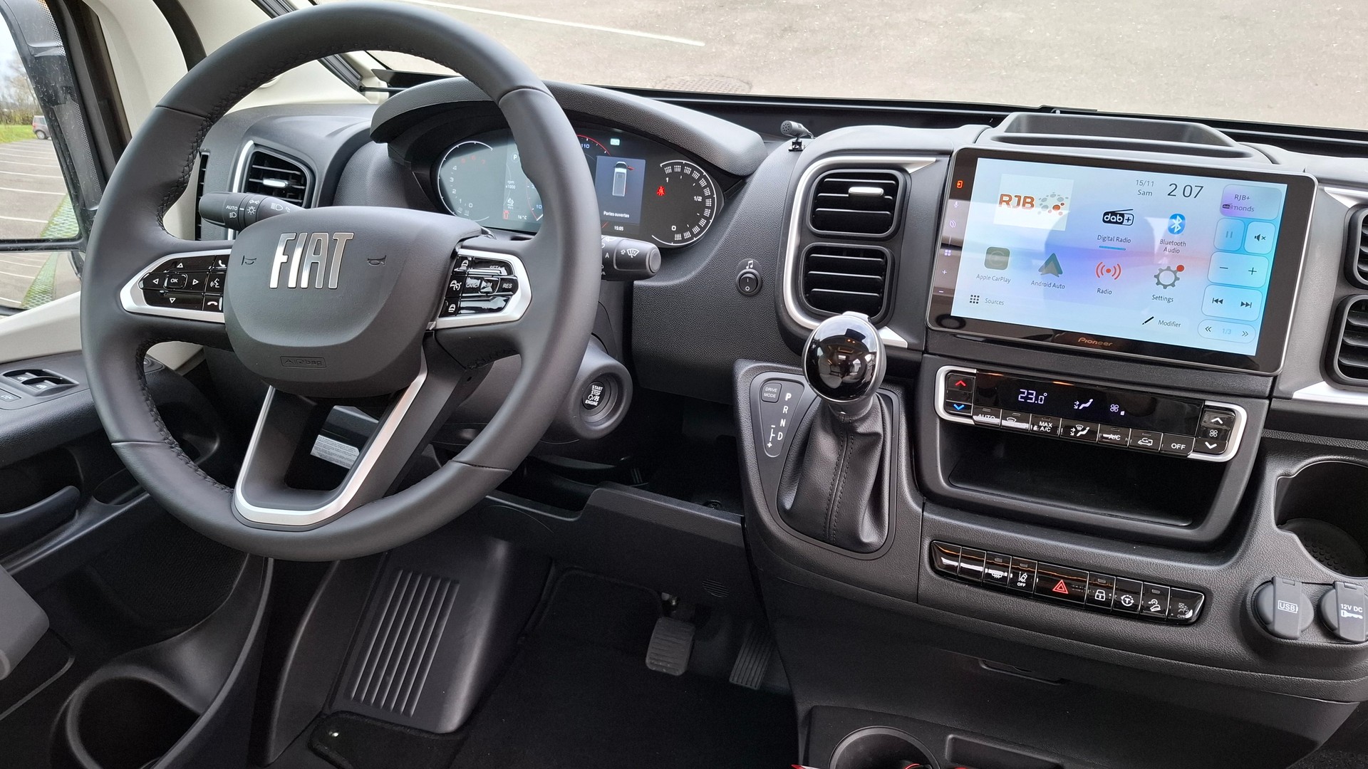 RAPIDO V62 65 ans - 4