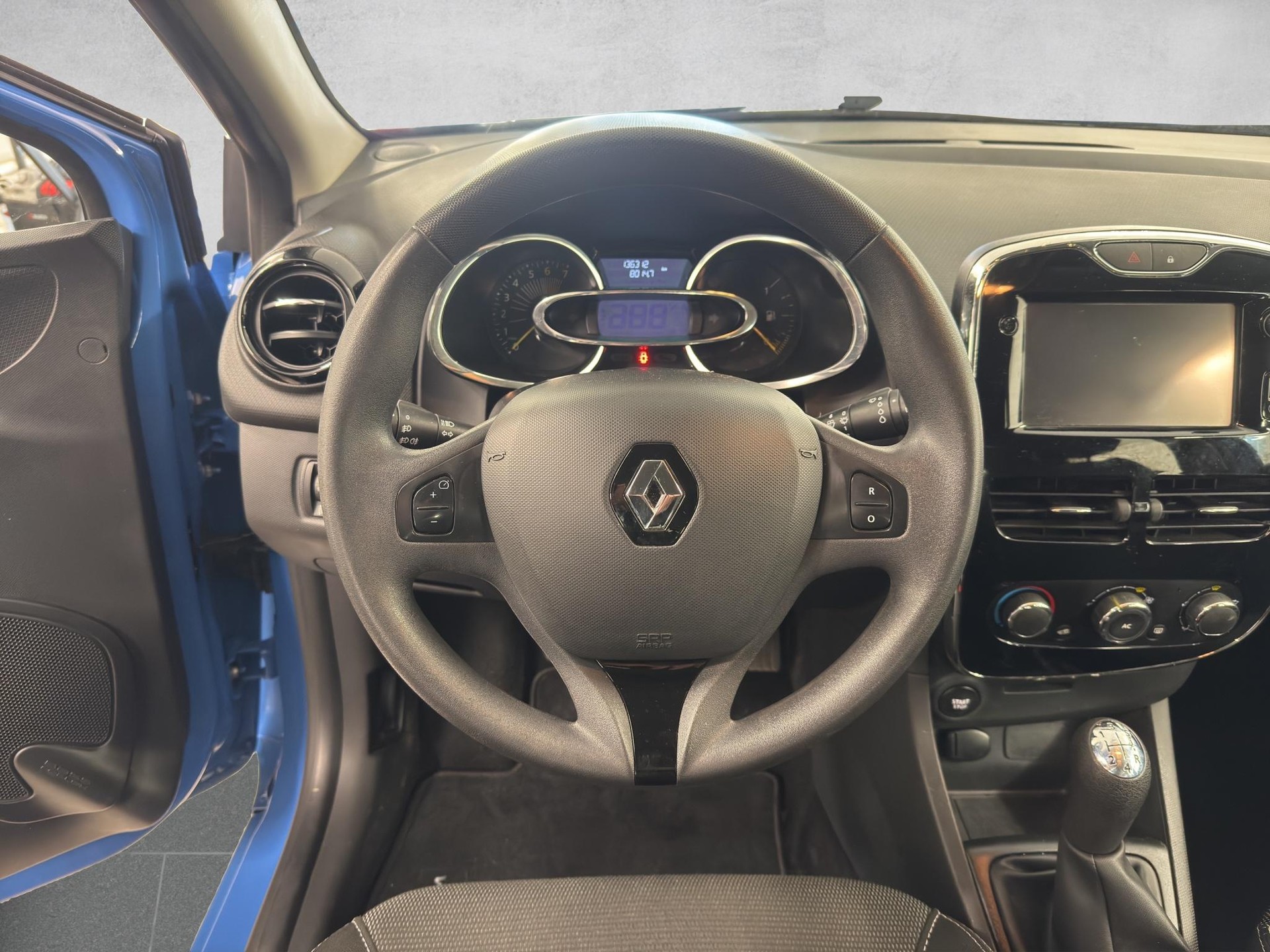 RENAULT Clio 0.9 TCe Expression S/S - 10