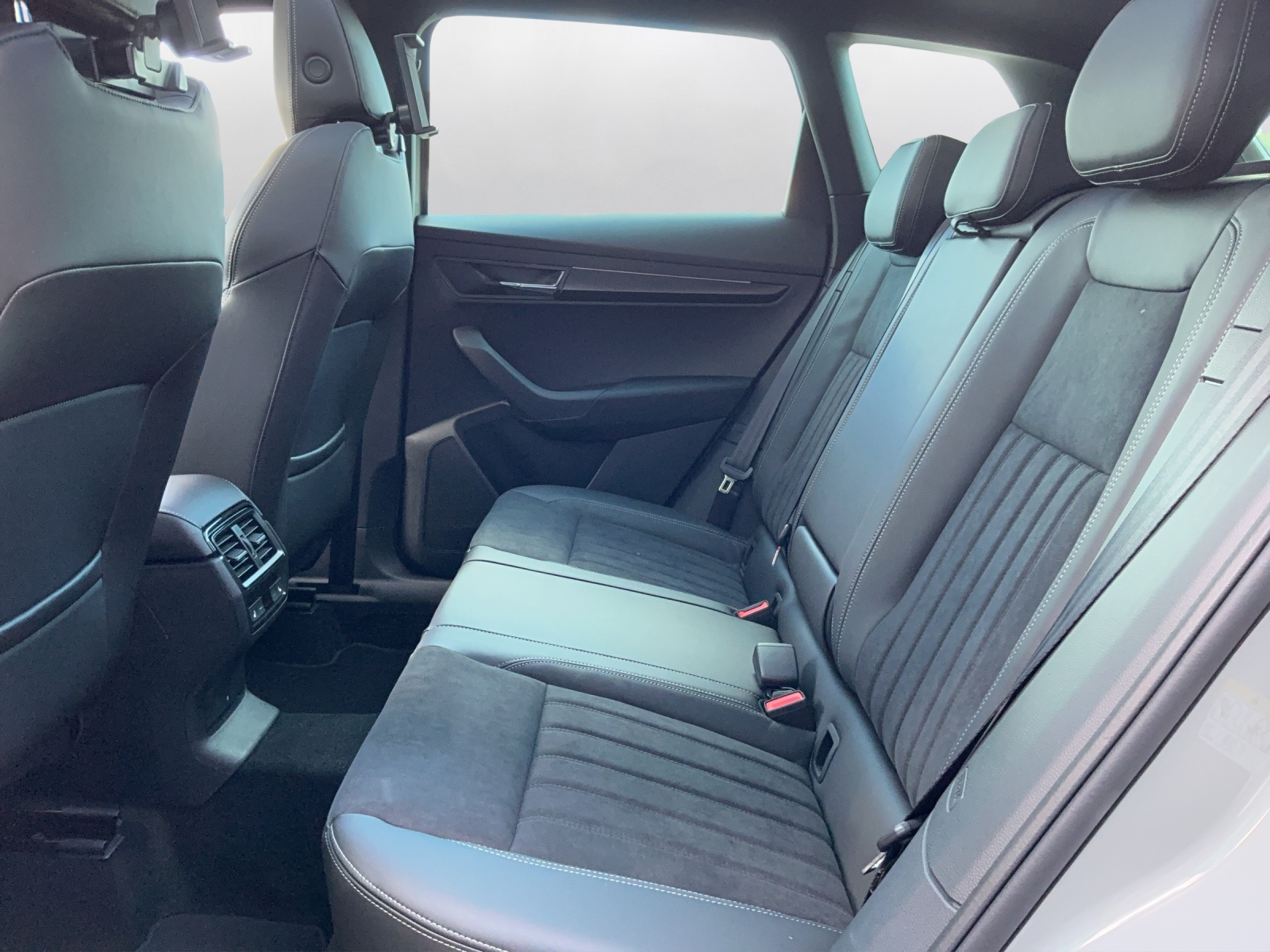 SKODA Karoq 2.0 TSI SportLine 4x4 DSG - 11