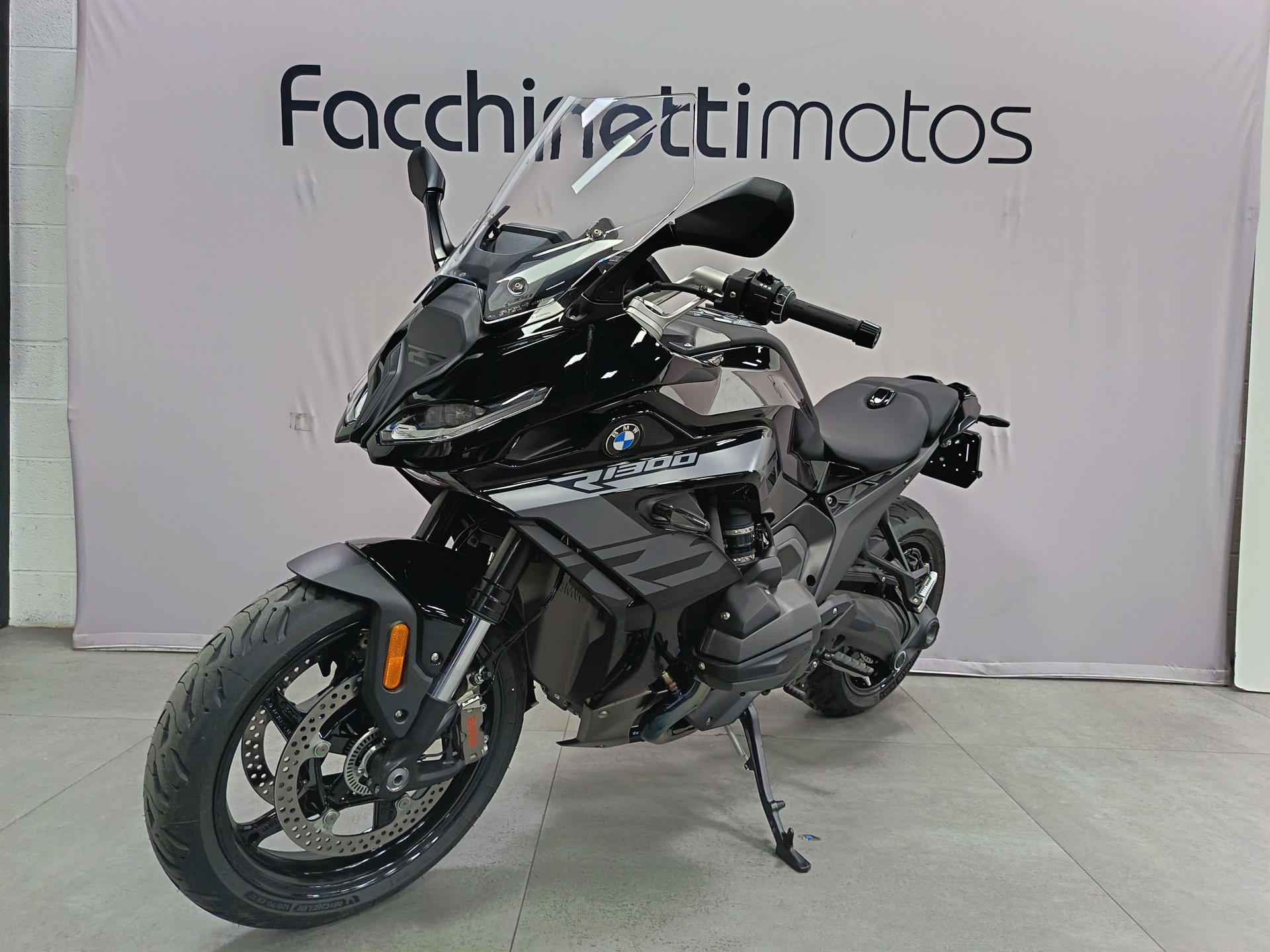 BMW R 1300 RS Triple Black - 4