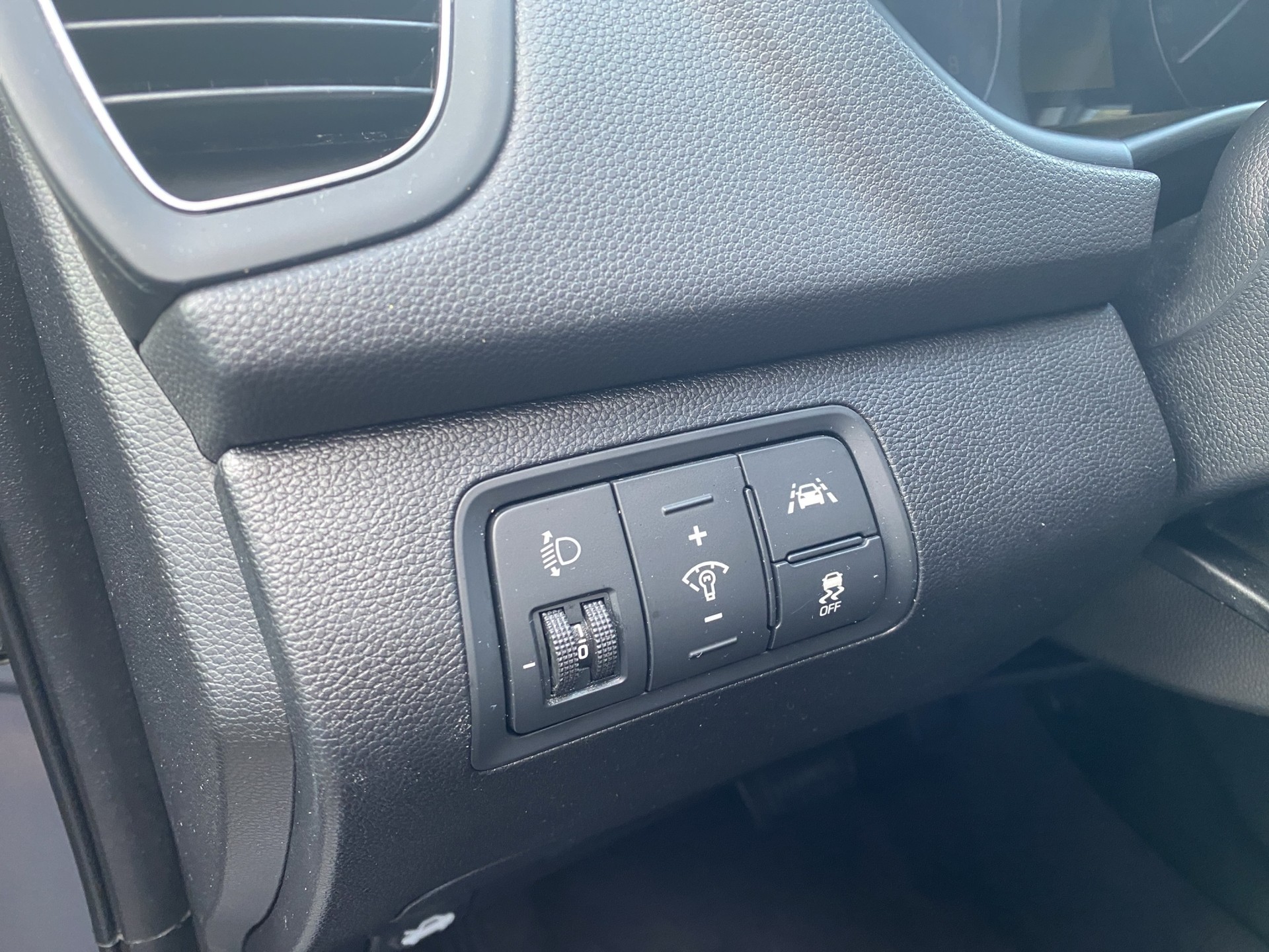 HYUNDAI i20 1.4 Amplia Automatic - 13