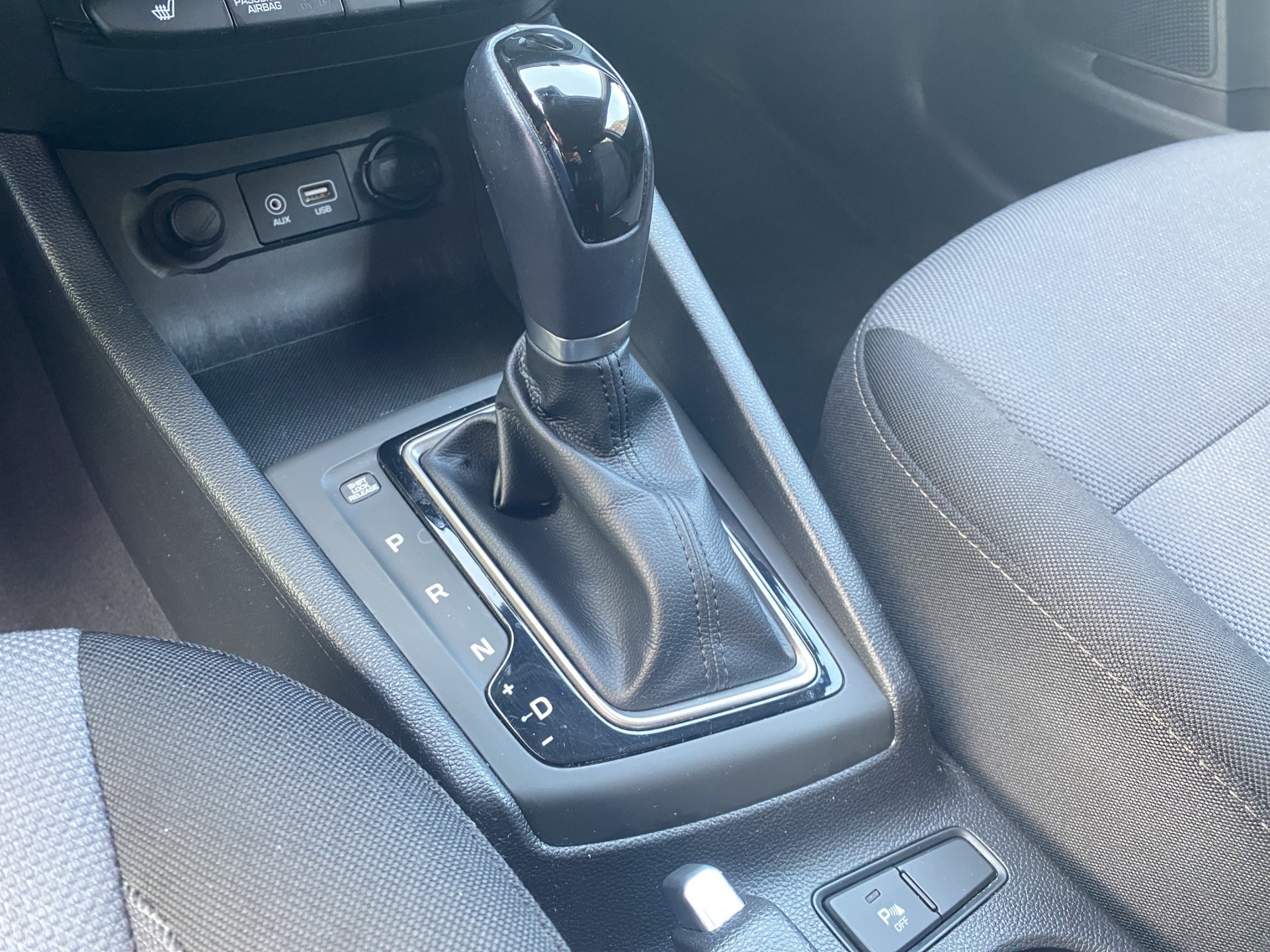 HYUNDAI i20 1.4 Amplia Automatic - 12