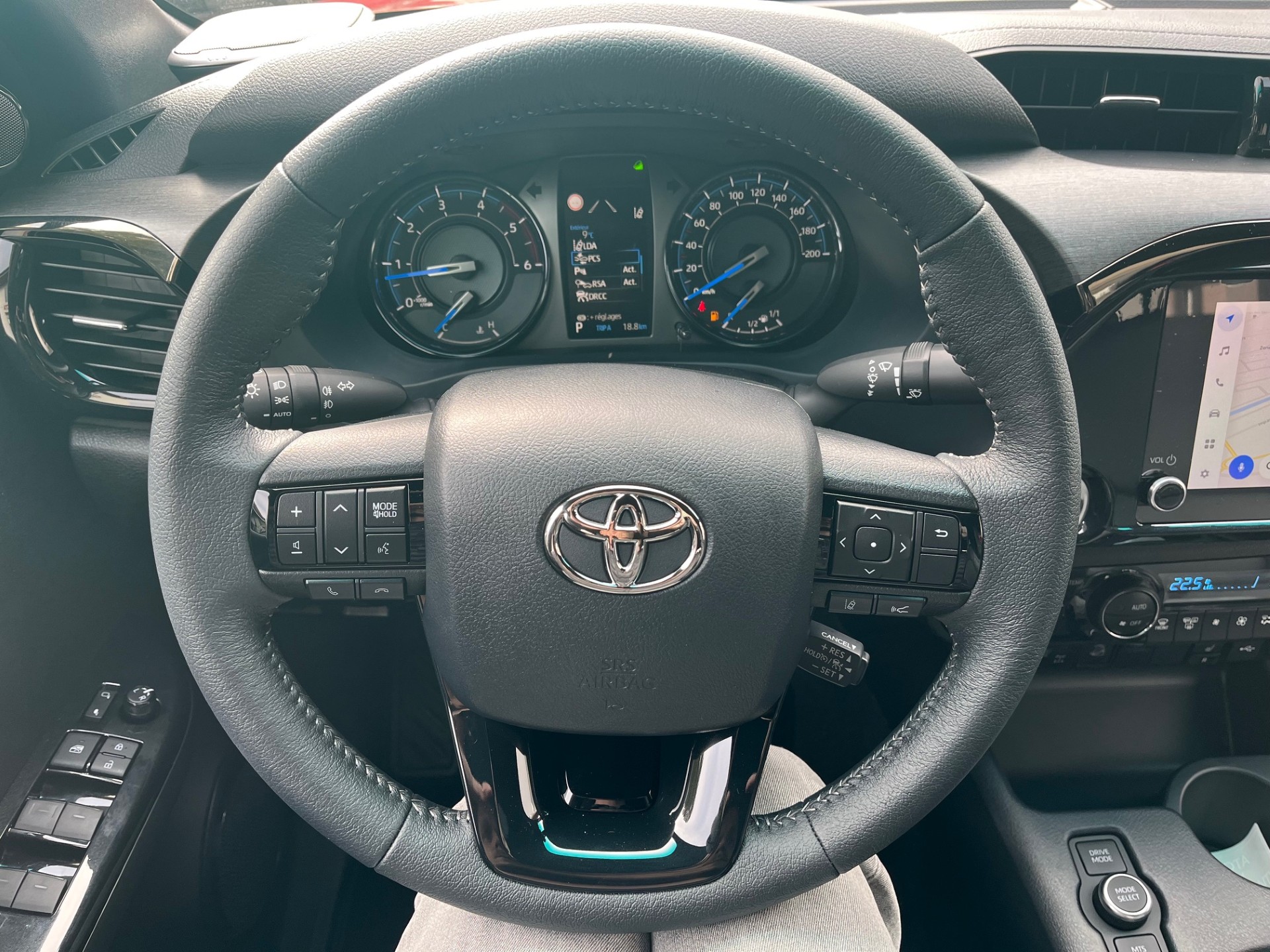 TOYOTA Hilux 2.8d MHEV Invincible Double Cab 4x4 - 13