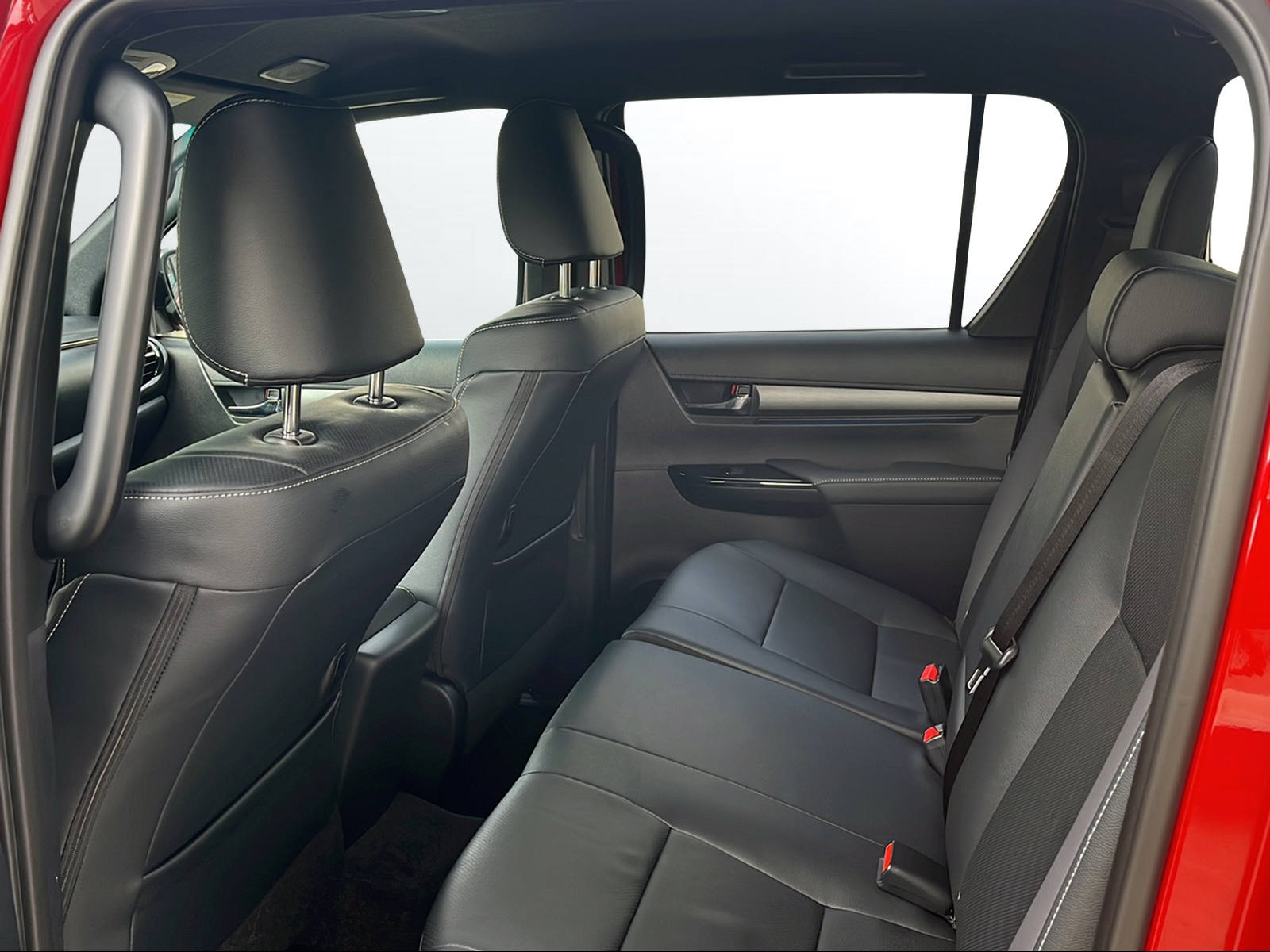 TOYOTA Hilux 2.8d MHEV Invincible Double Cab 4x4 - 9