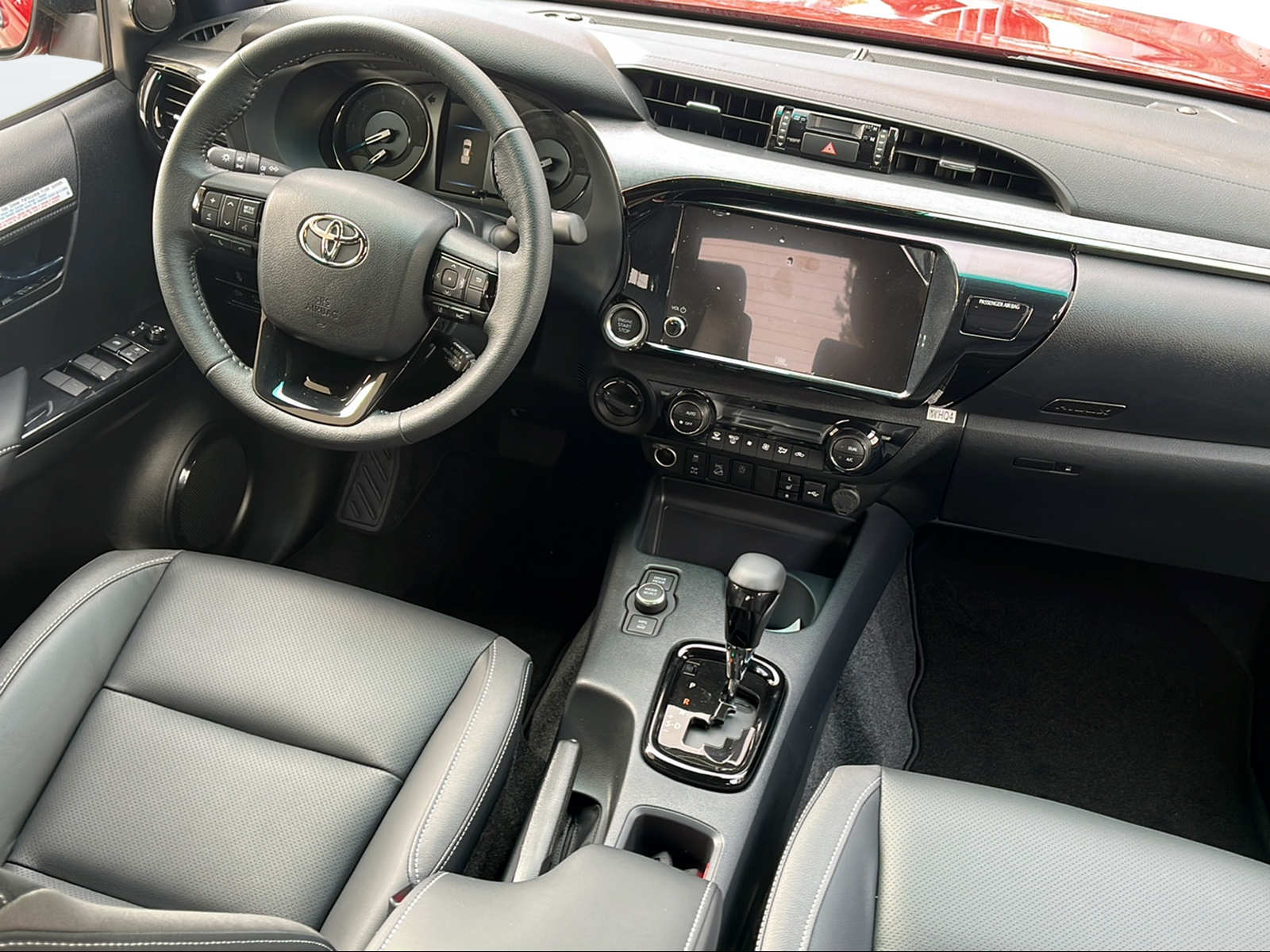 TOYOTA Hilux 2.8d MHEV Invincible Double Cab 4x4 - 8