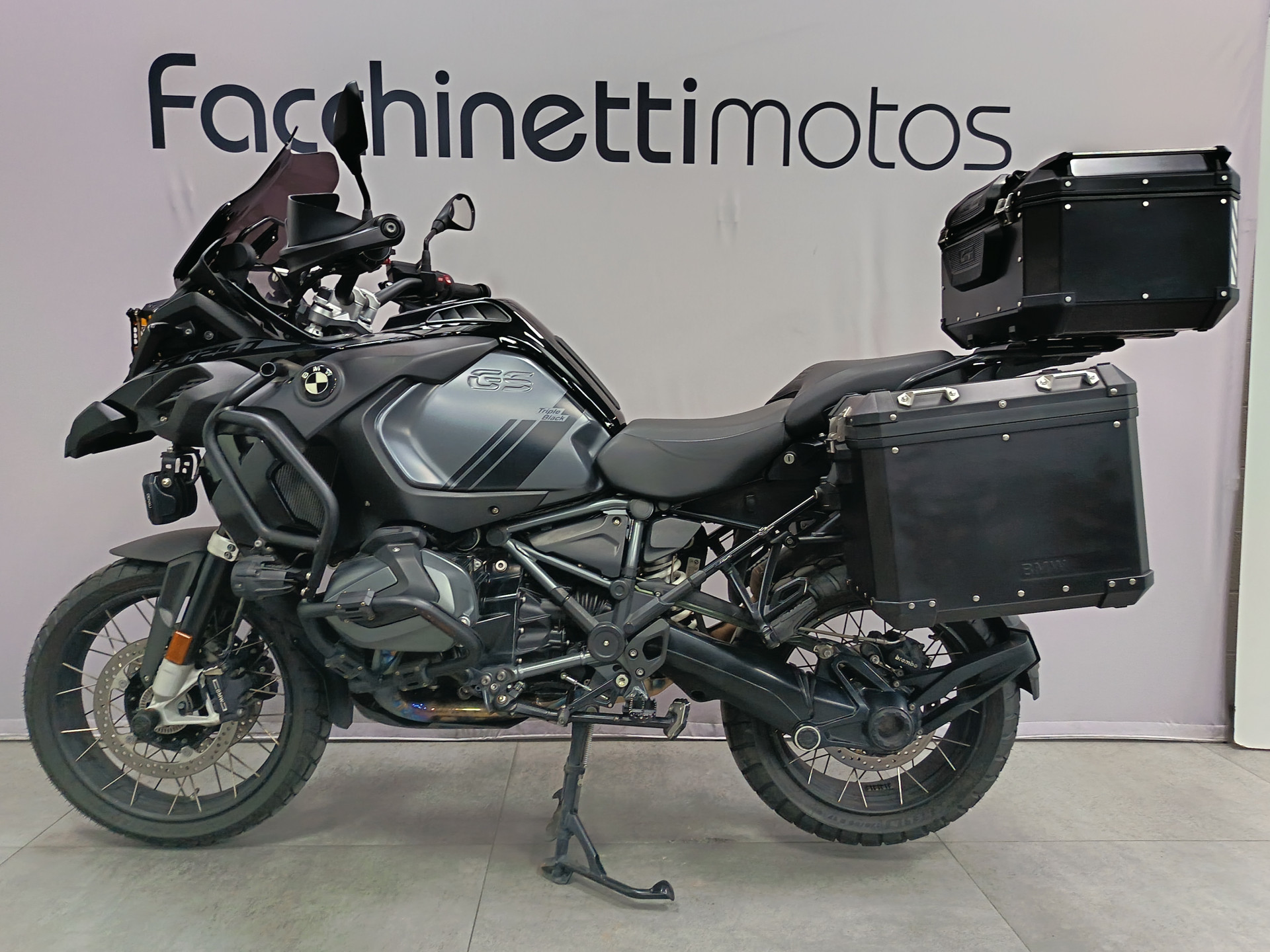 BMW R 1250 GS Adventure Triple Black - 4