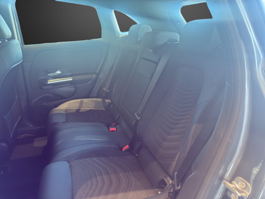 MERCEDES-BENZ EQA 300 4M Swiss Star - 10