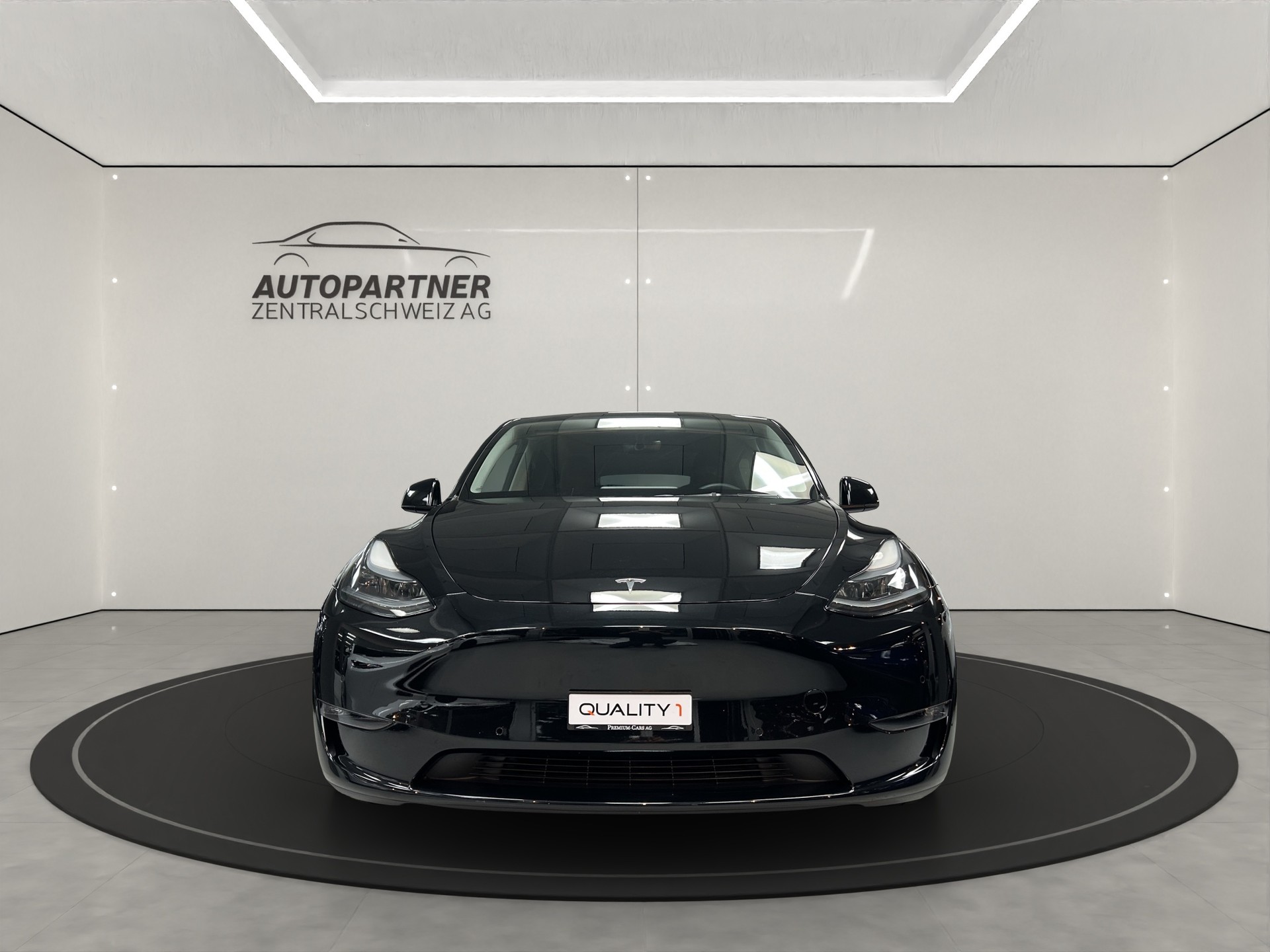 TESLA Model Y Performance Enhanced Autopilot - 4
