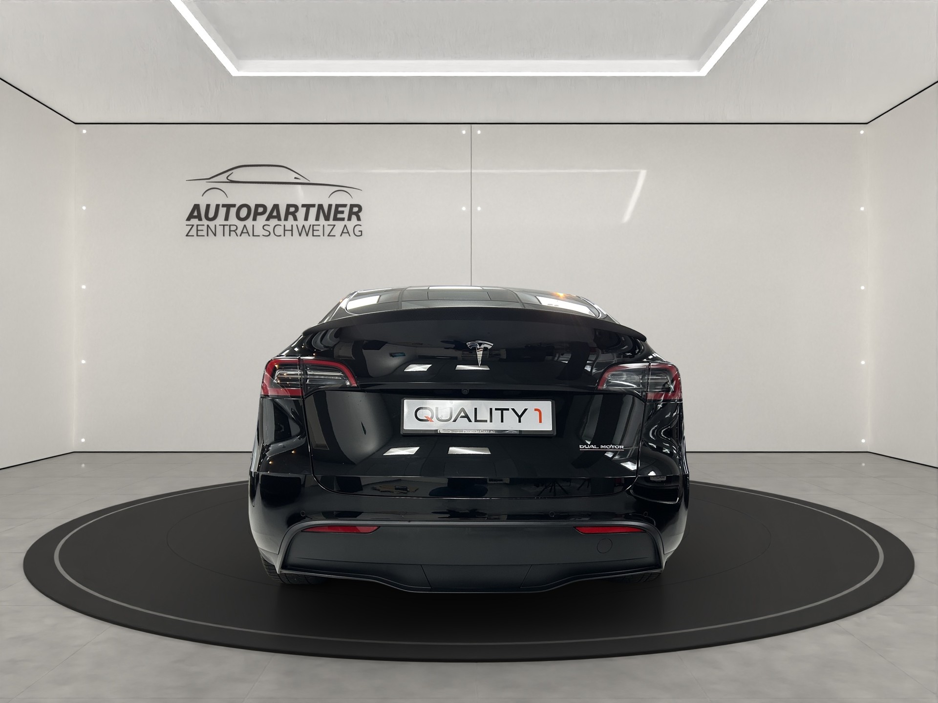 TESLA Model Y Performance Enhanced Autopilot - 5