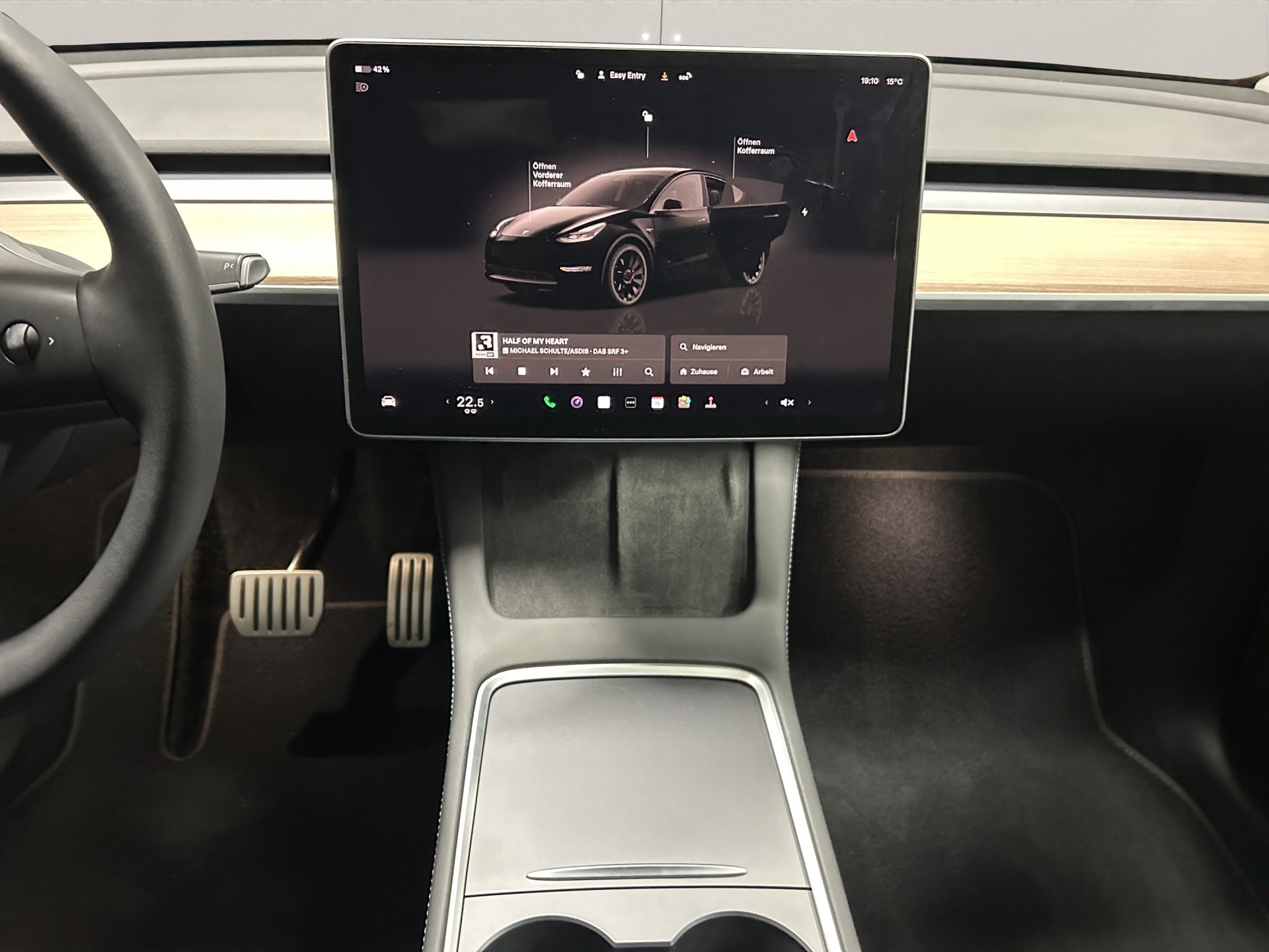 TESLA Model Y Performance Enhanced Autopilot - 9