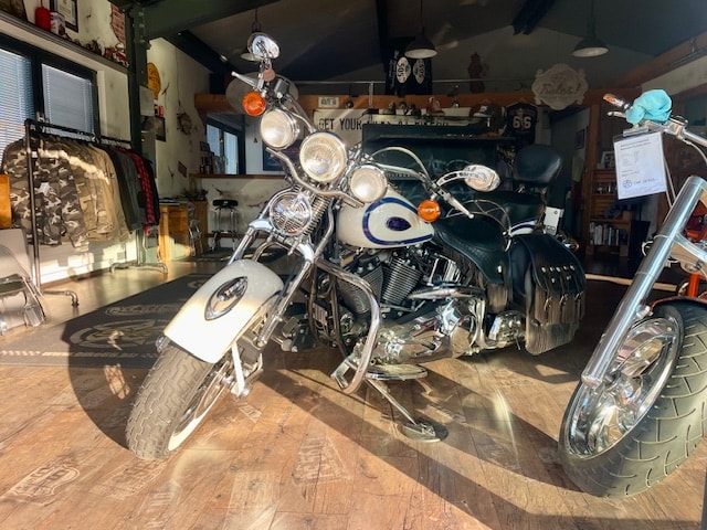 HARLEY-DAVIDSON FLSTS Heritage Springer - 14