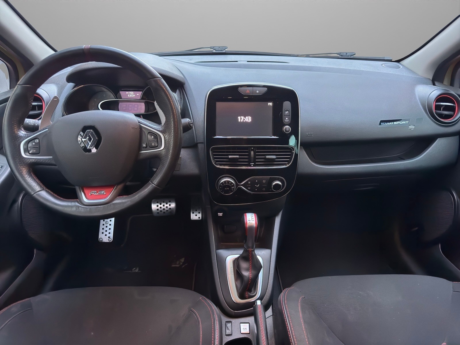 RENAULT Clio 1.6 T RS 200 EDC - 9