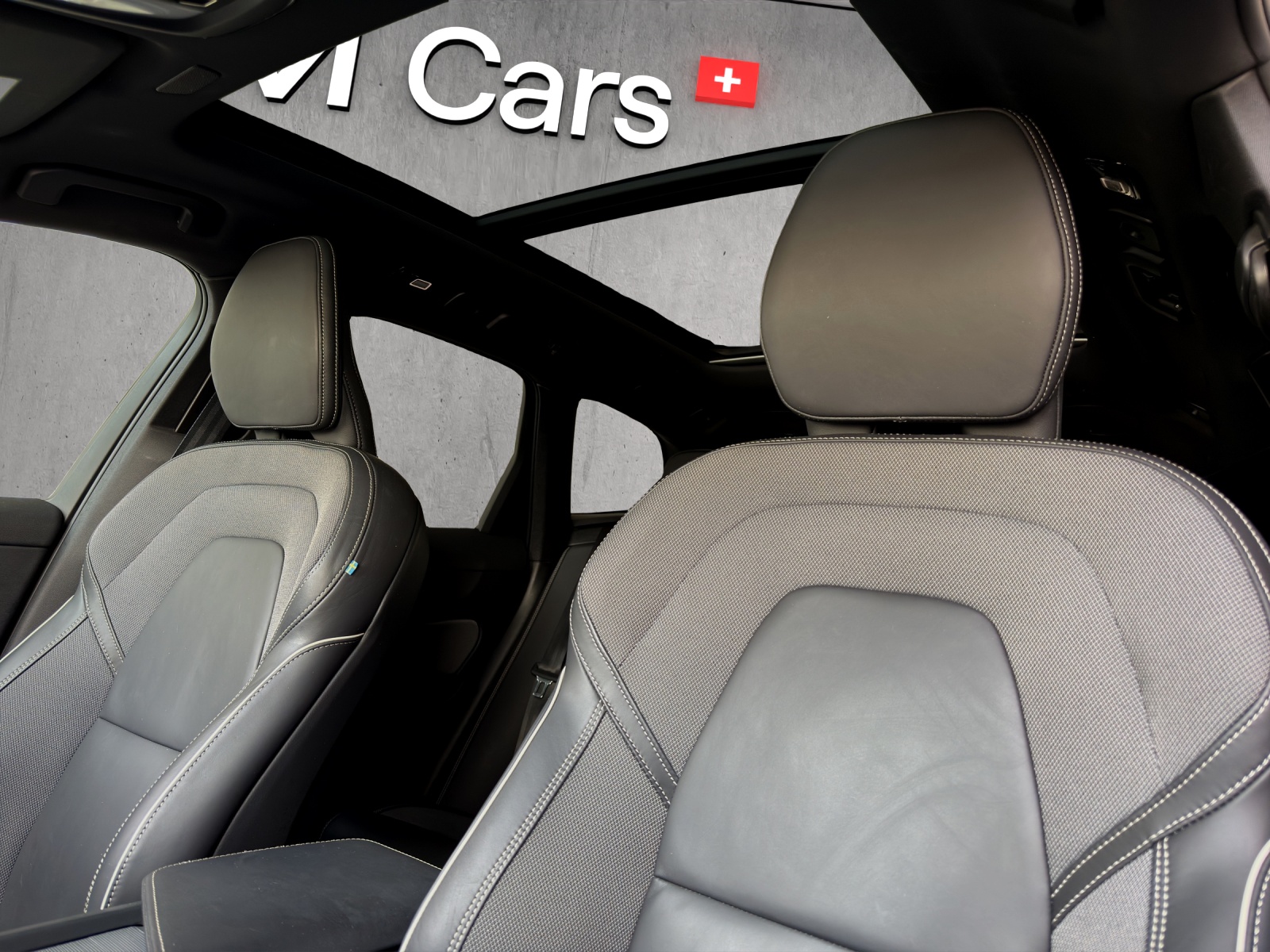 VOLVO XC60 2.0 T8 TE XCENTRIC Black Edition eAWD - 18