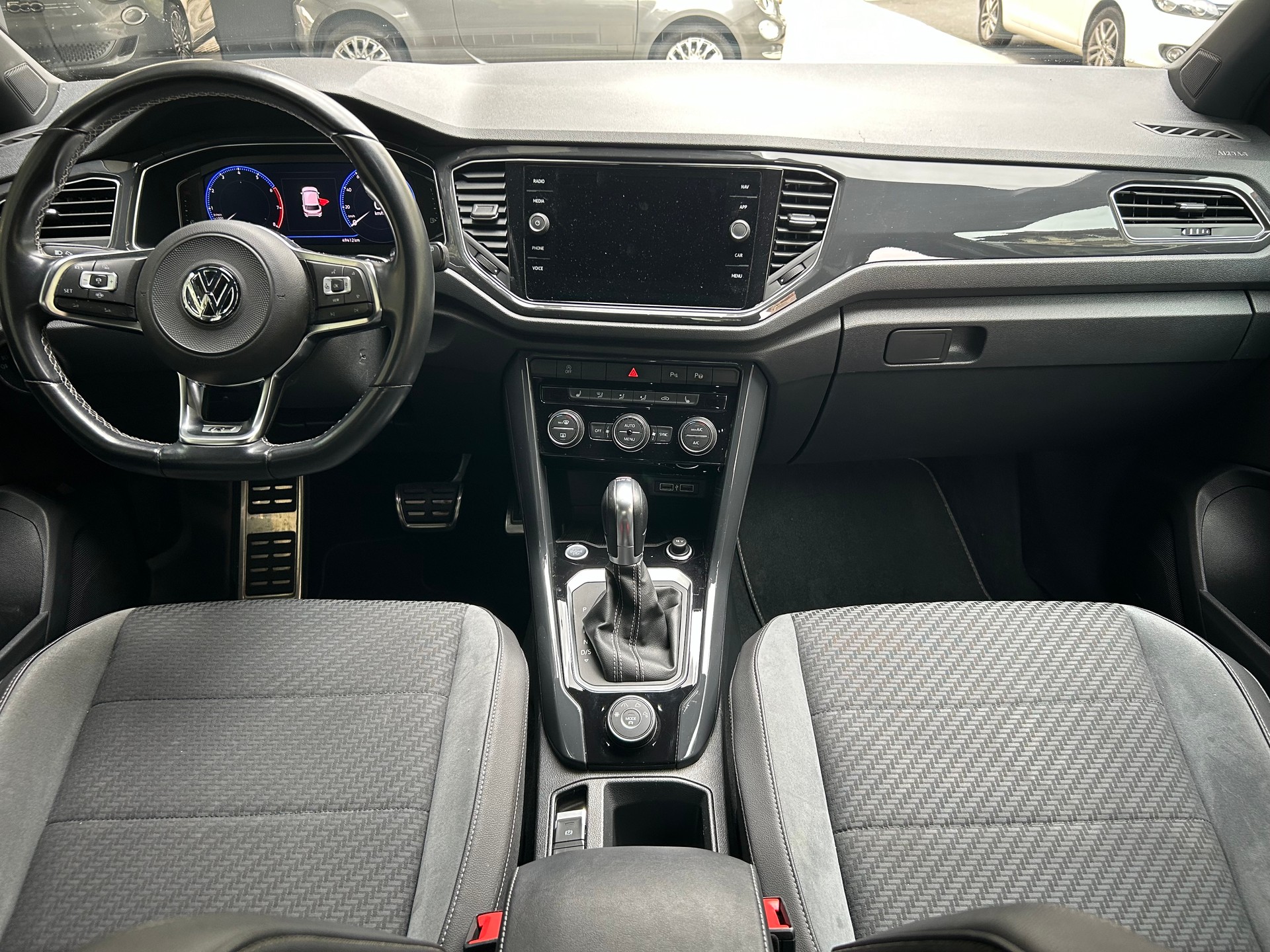 VW T-Roc 1.5 TSI R-line 4M - 6