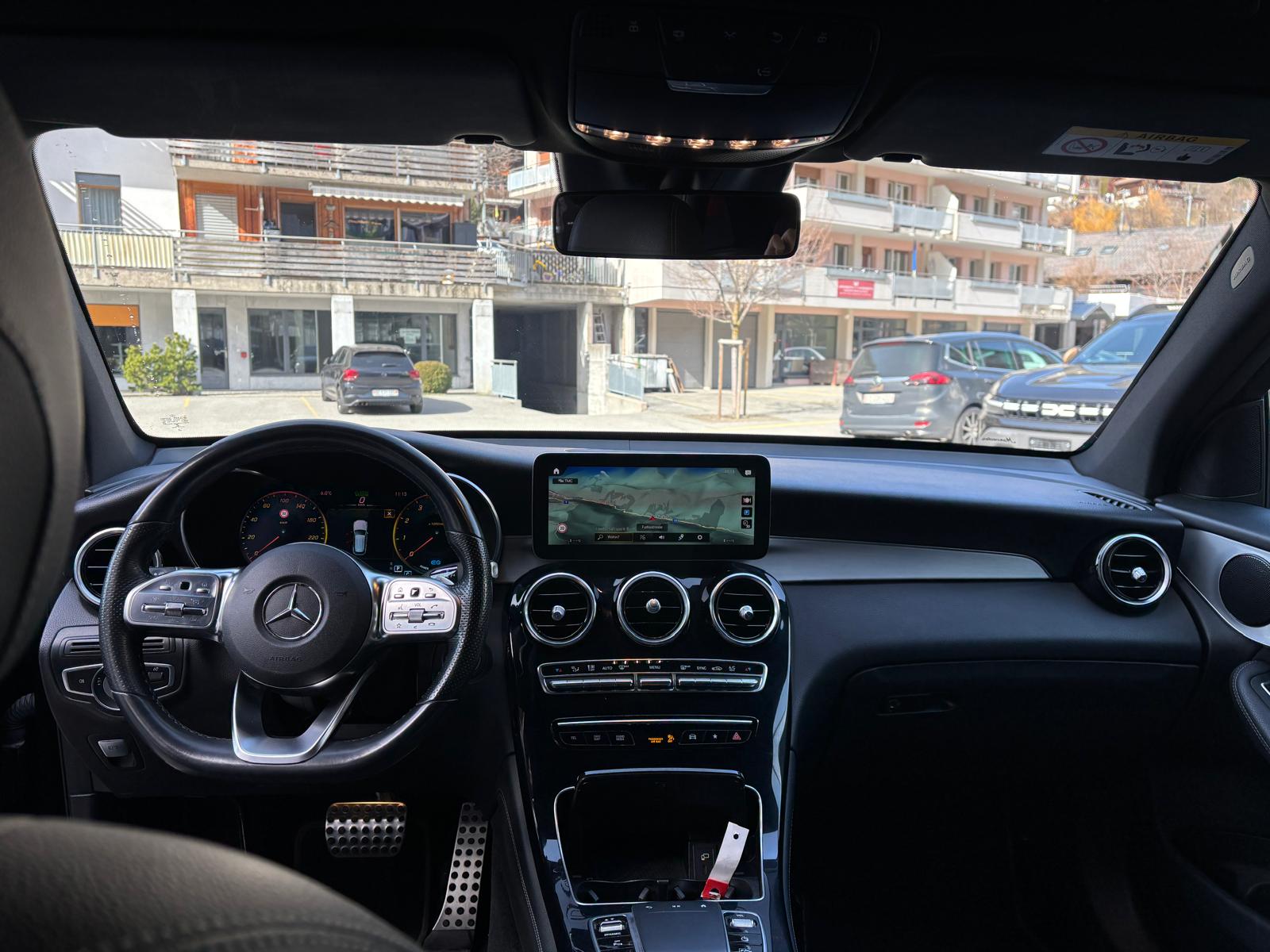 MERCEDES-BENZ GLC 200 AMG Line 4Matic - 9