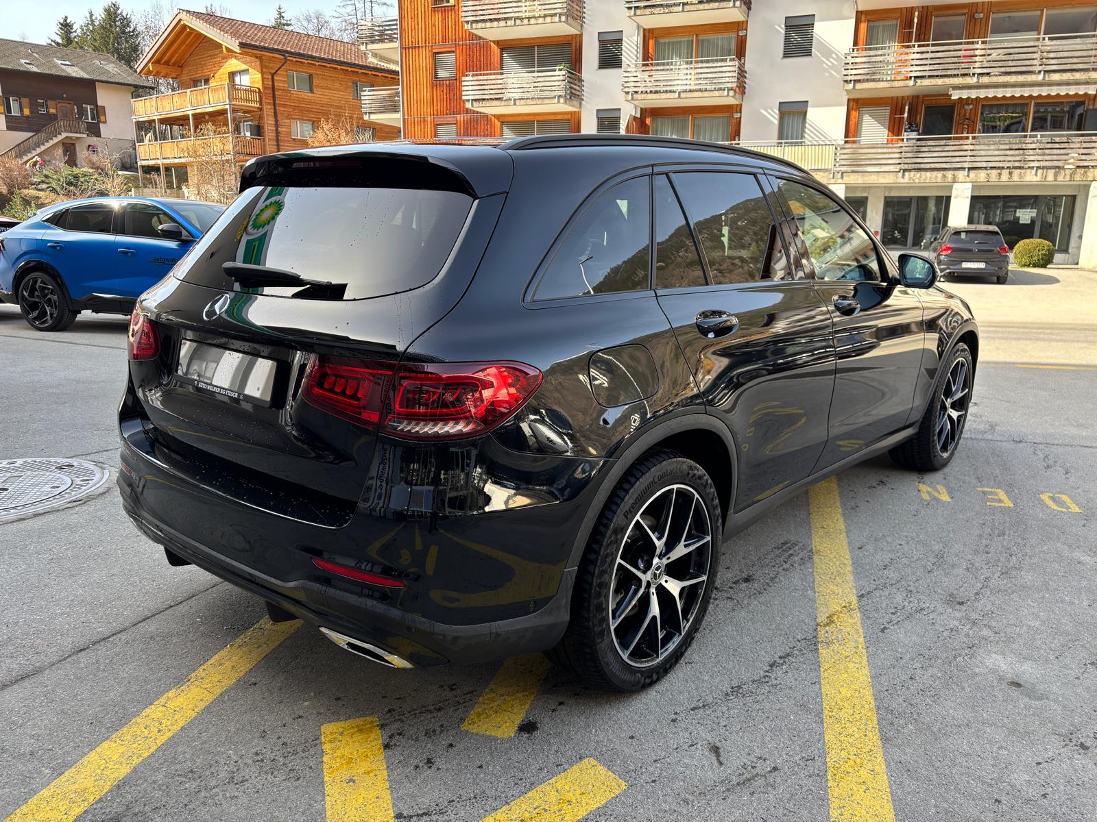 MERCEDES-BENZ GLC 200 AMG Line 4Matic - 3