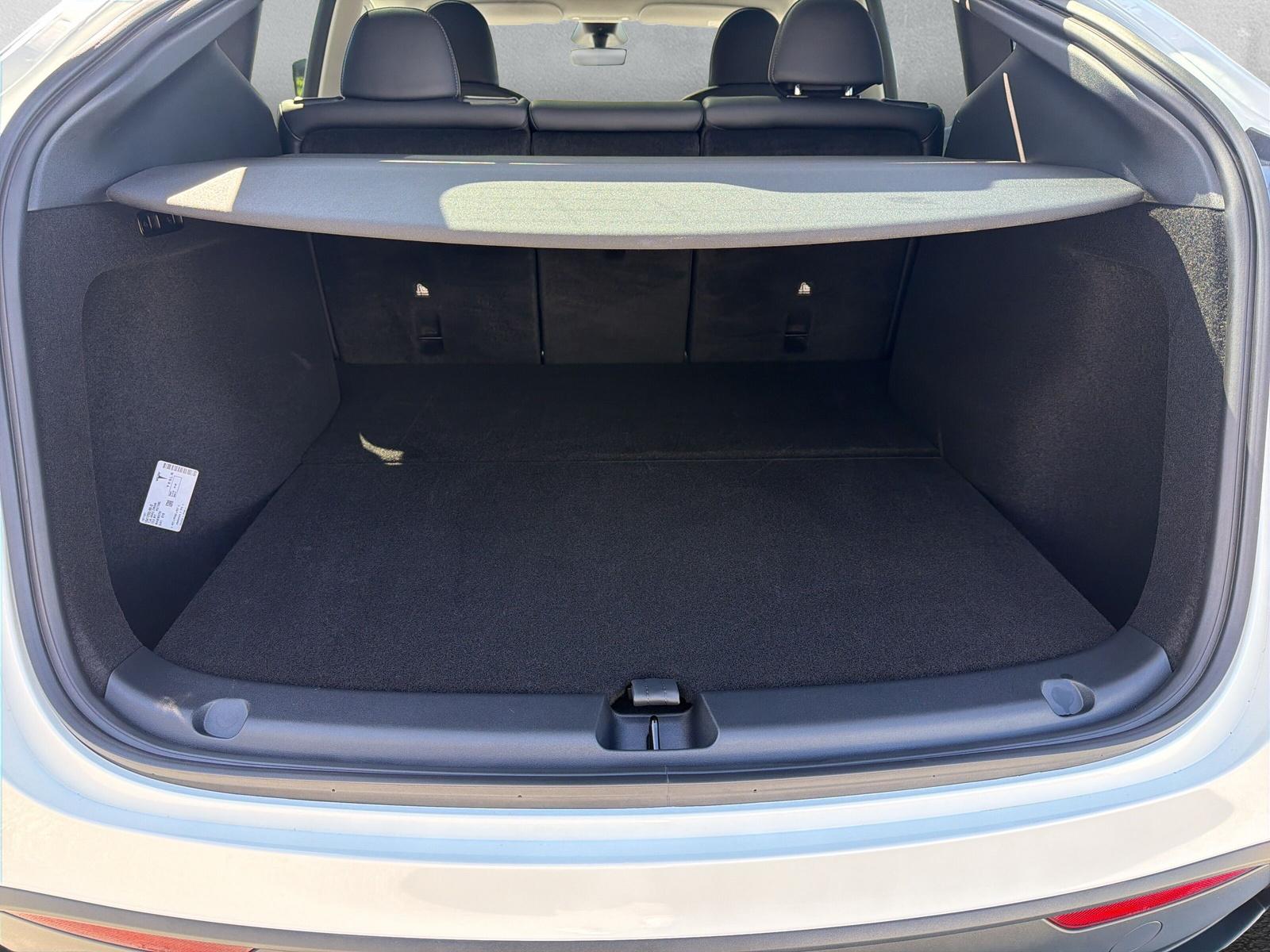 TESLA Model Y Long Range D (CH) - 10