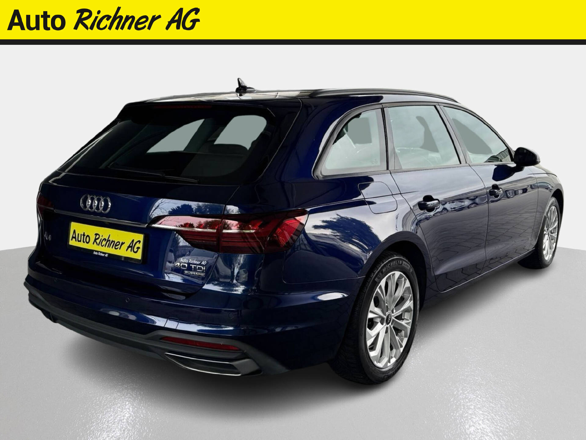 AUDI A4 Avant 2.0 40 TDI Attraction quattro S-Tronic-3