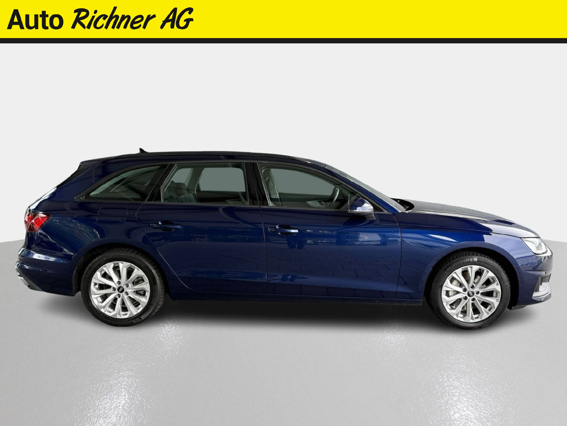 AUDI A4 Avant 2.0 40 TDI Attraction quattro S-Tronic-2