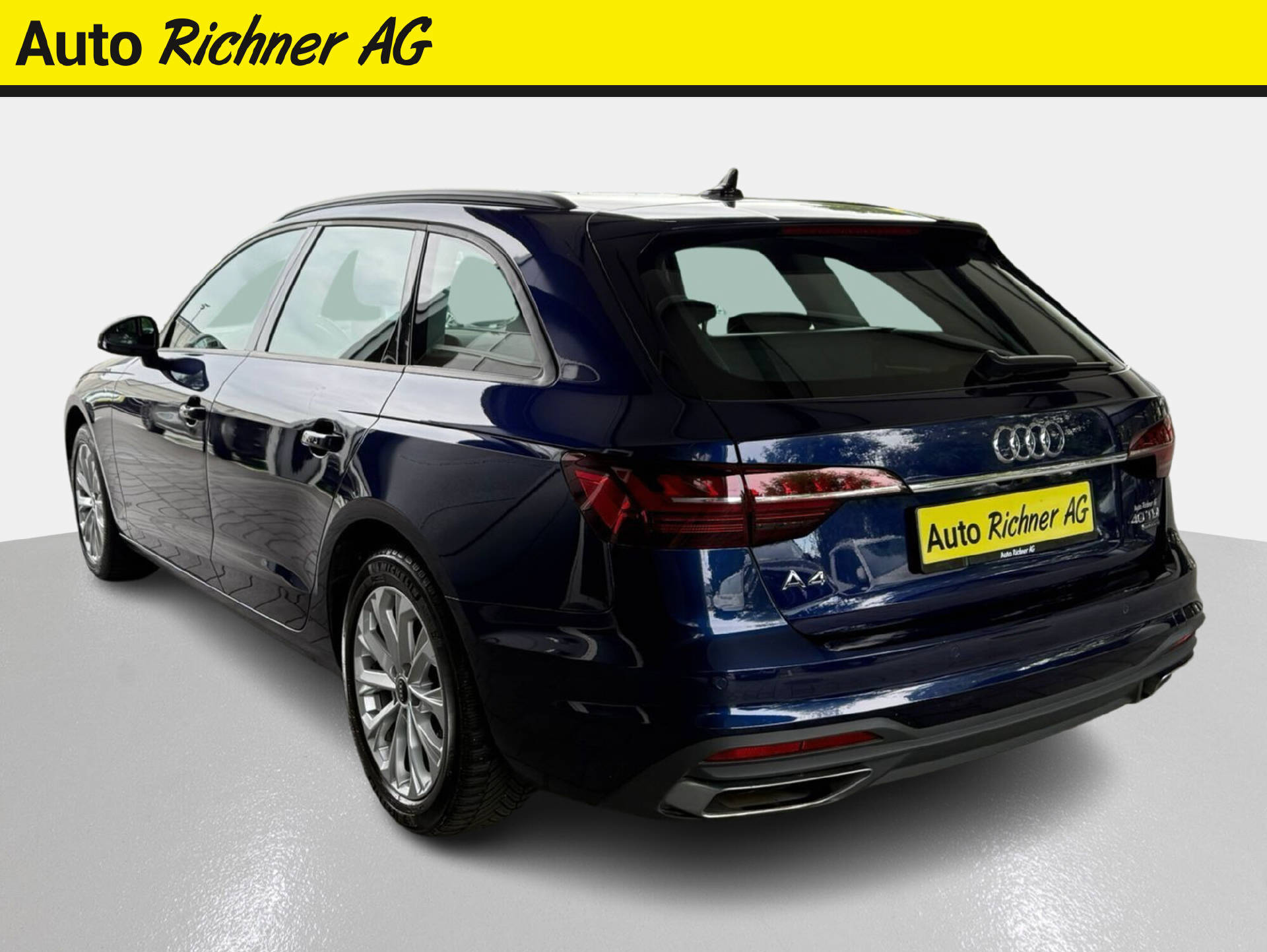 AUDI A4 Avant 2.0 40 TDI Attraction quattro S-Tronic-4
