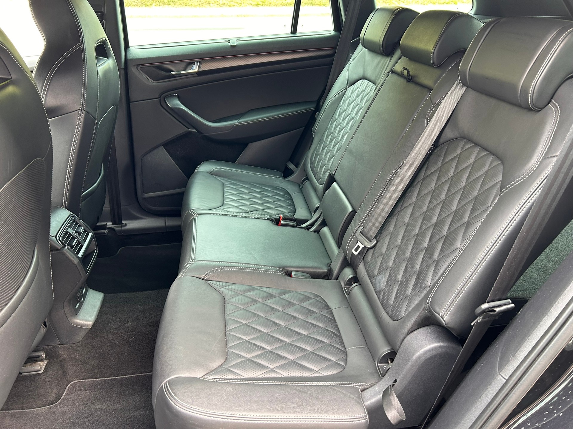 SKODA Kodiaq 2.0 TSI 4x4 Sport Line - 9