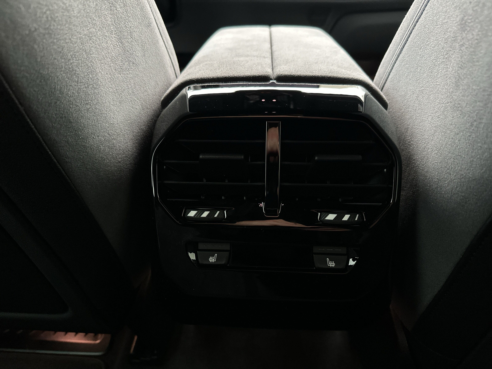 BMW iX xDrive60 M Sport Pro - 20