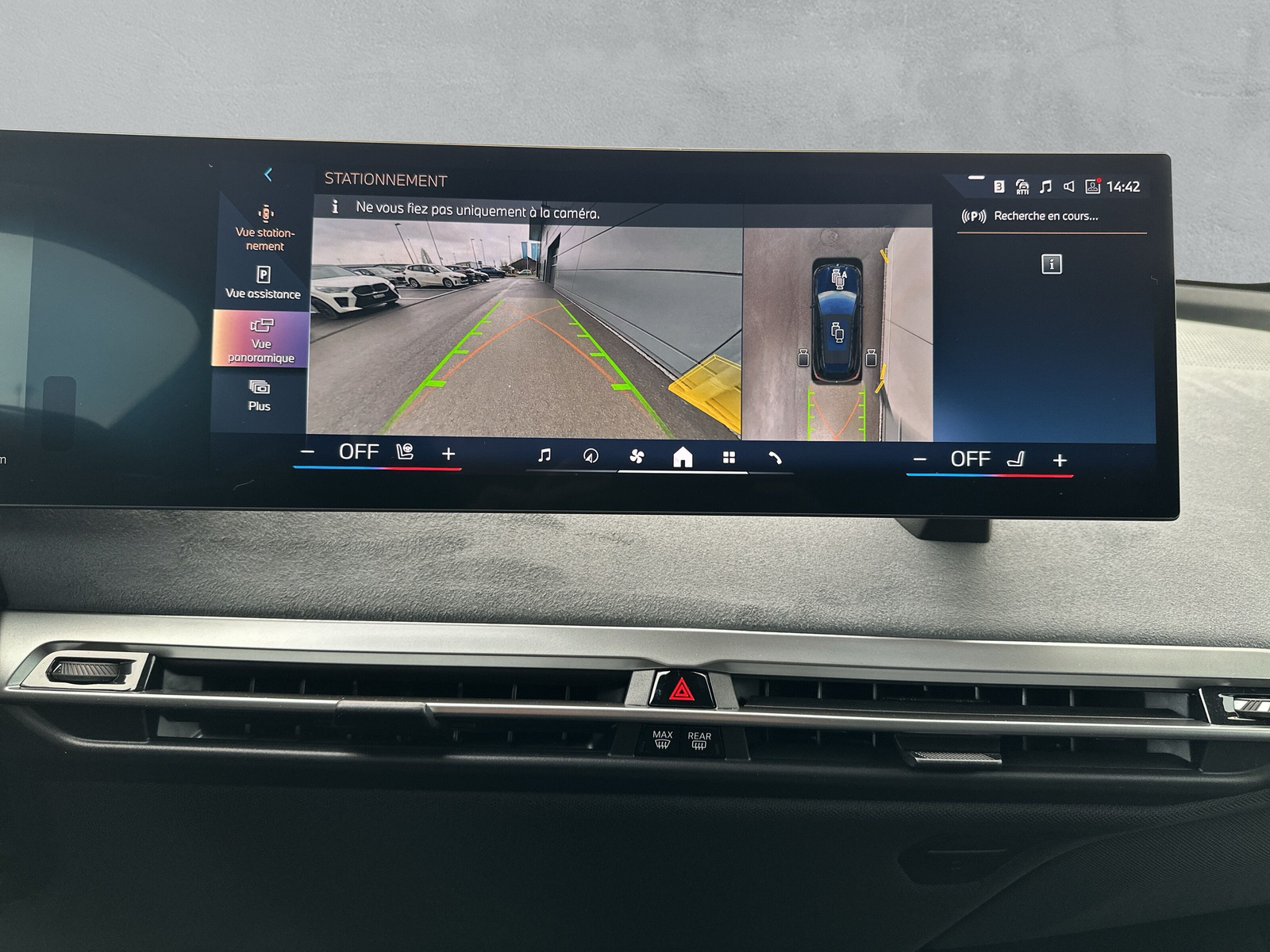 BMW iX xDrive60 M Sport Pro - 15