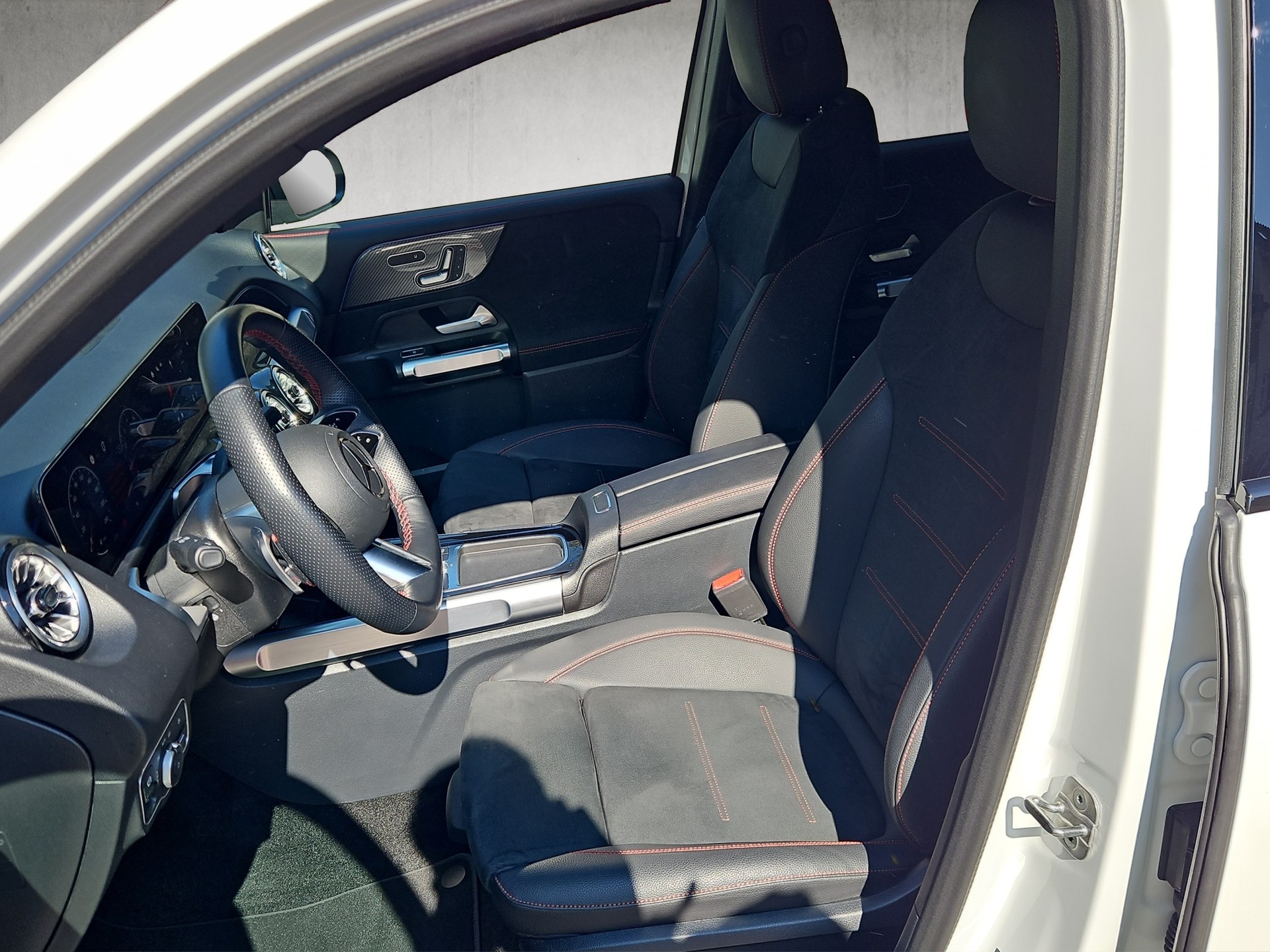 MERCEDES-BENZ GLB 220 AMG Line 4matic - 9